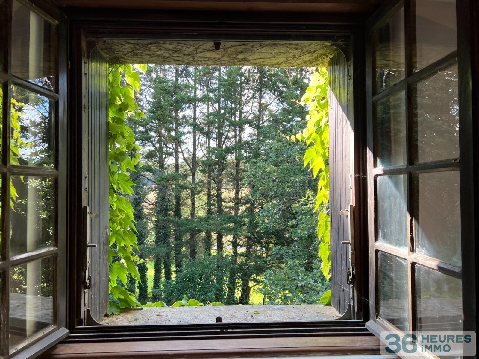 Périgourdine de 7 pièces sur 3,2ha de terrain avec ruisseau