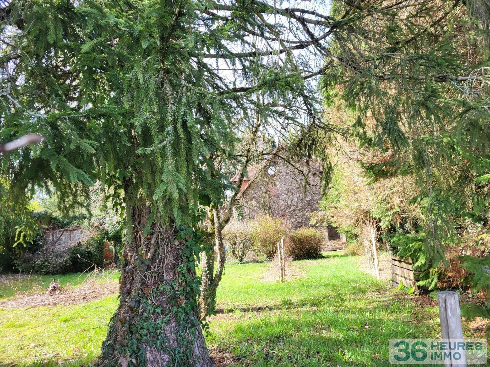 Périgourdine de 7 pièces sur 3,2ha de terrain avec ruisseau