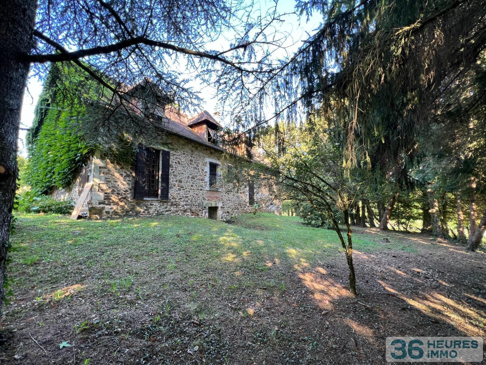 Périgourdine de 7 pièces sur 3,2ha de terrain avec ruisseau