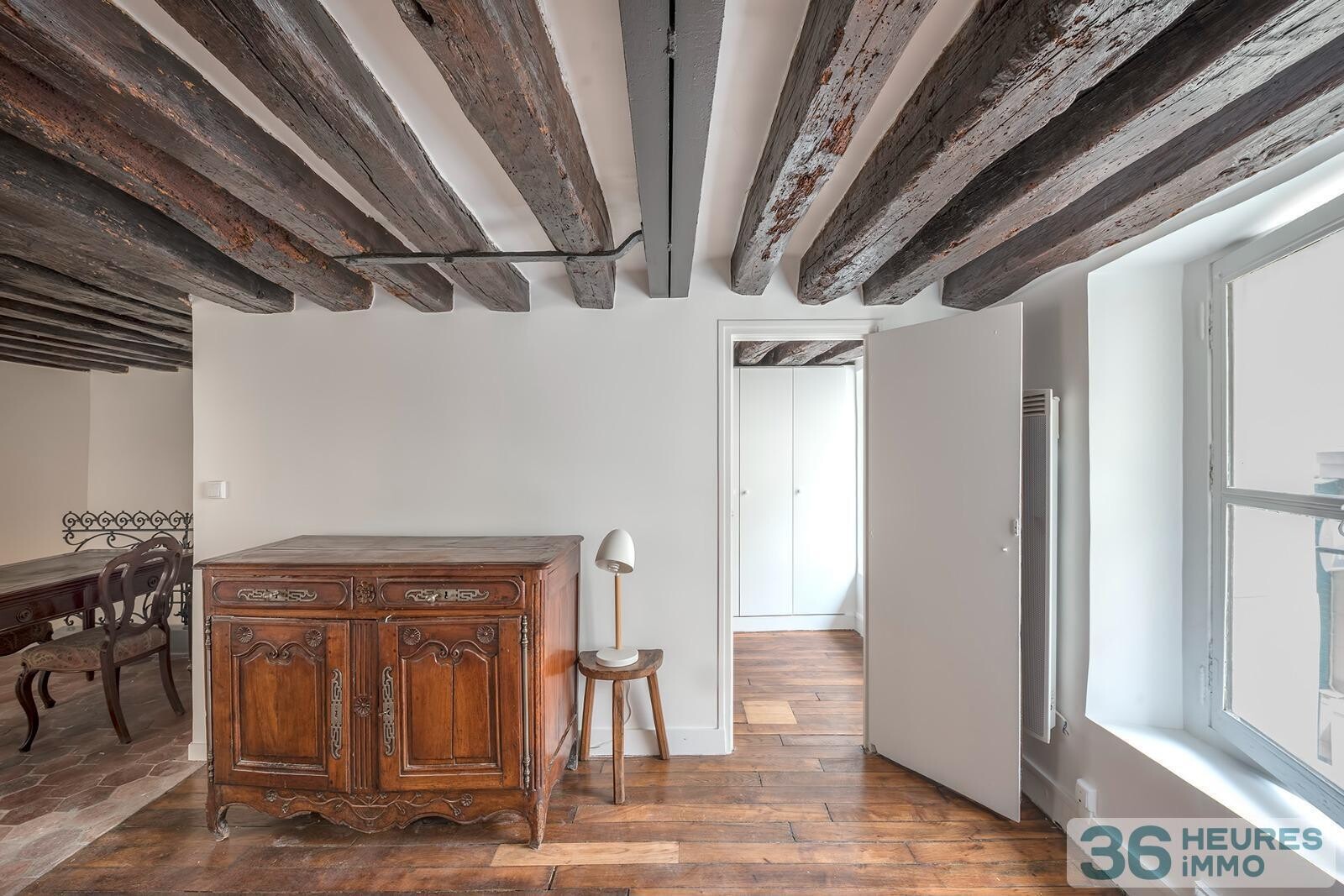 Appartement t2 dans bel immeuble du xviième siècle