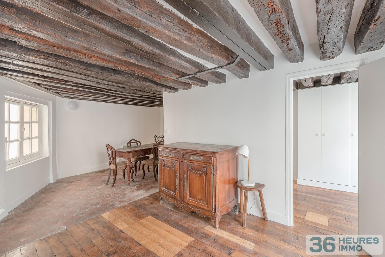 Appartement t2 dans bel immeuble du xviième siècle