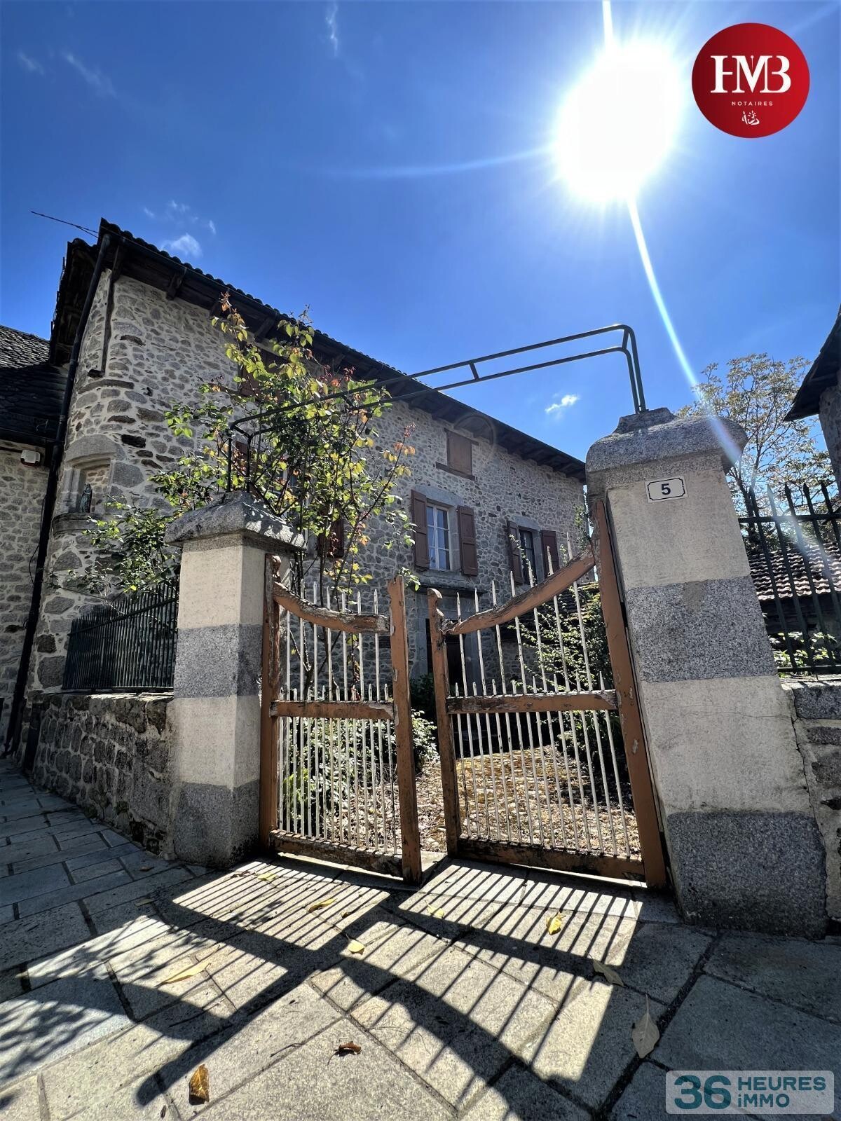 Presbytère de mourjou  (commune de puycapel)