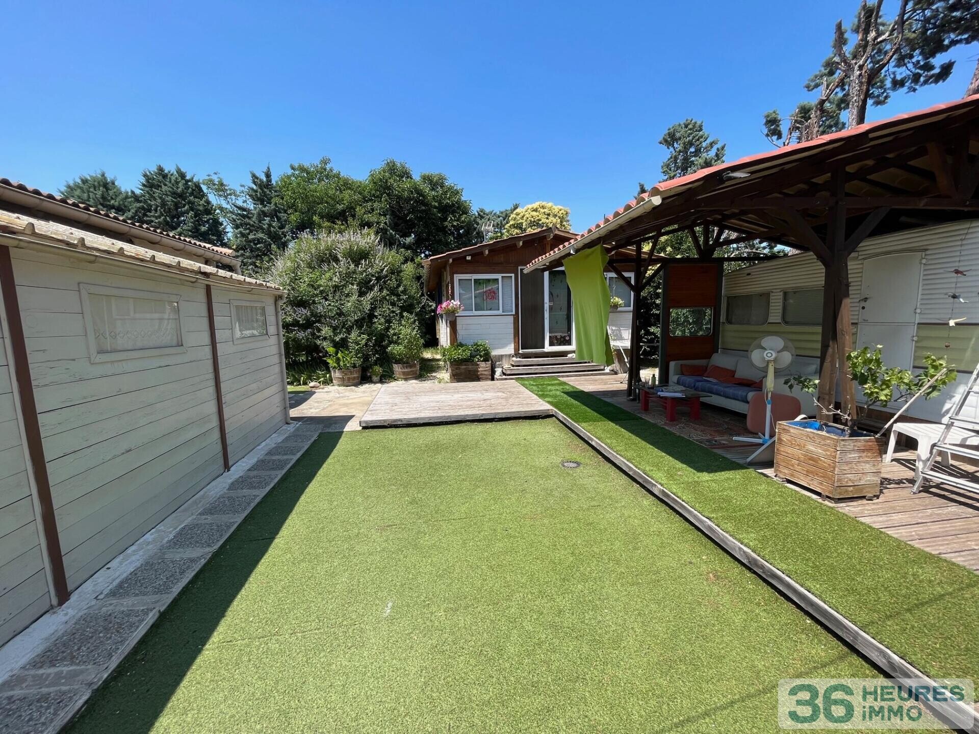 Villa 6 pièces de 220m² avec un terrain de 2200 m² 