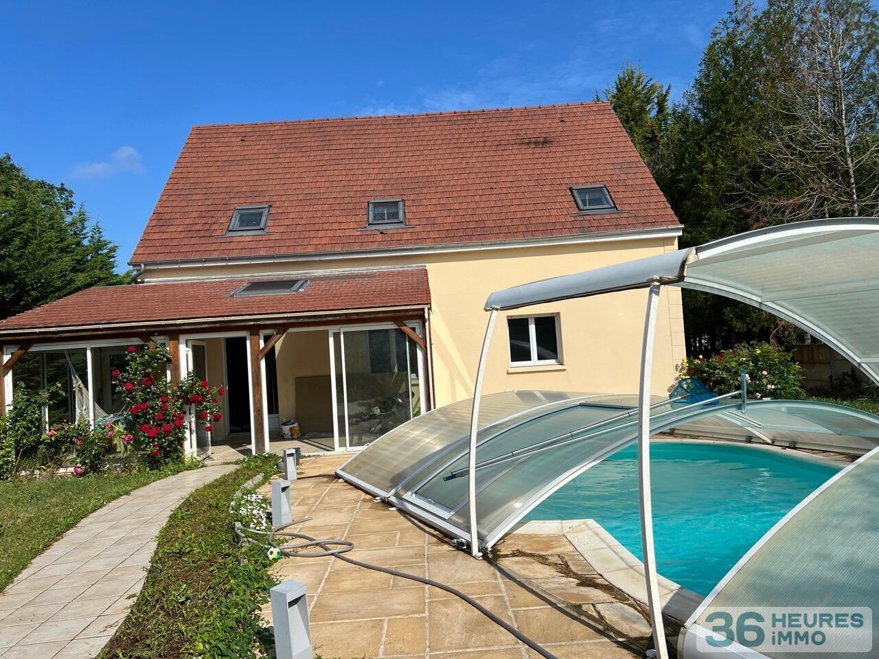 Maison avec piscine chauffée