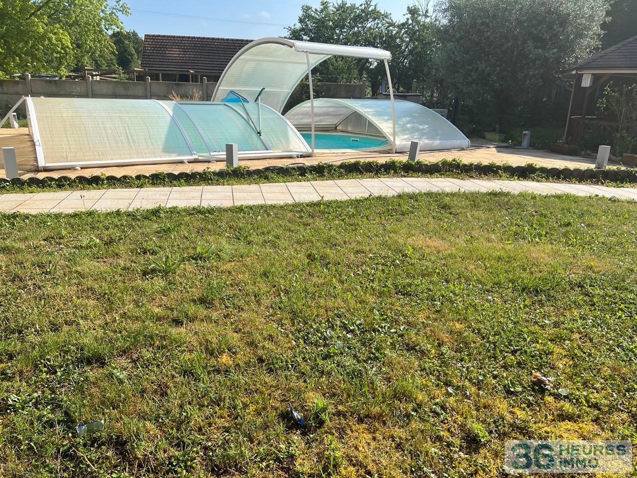 Maison avec piscine chauffée