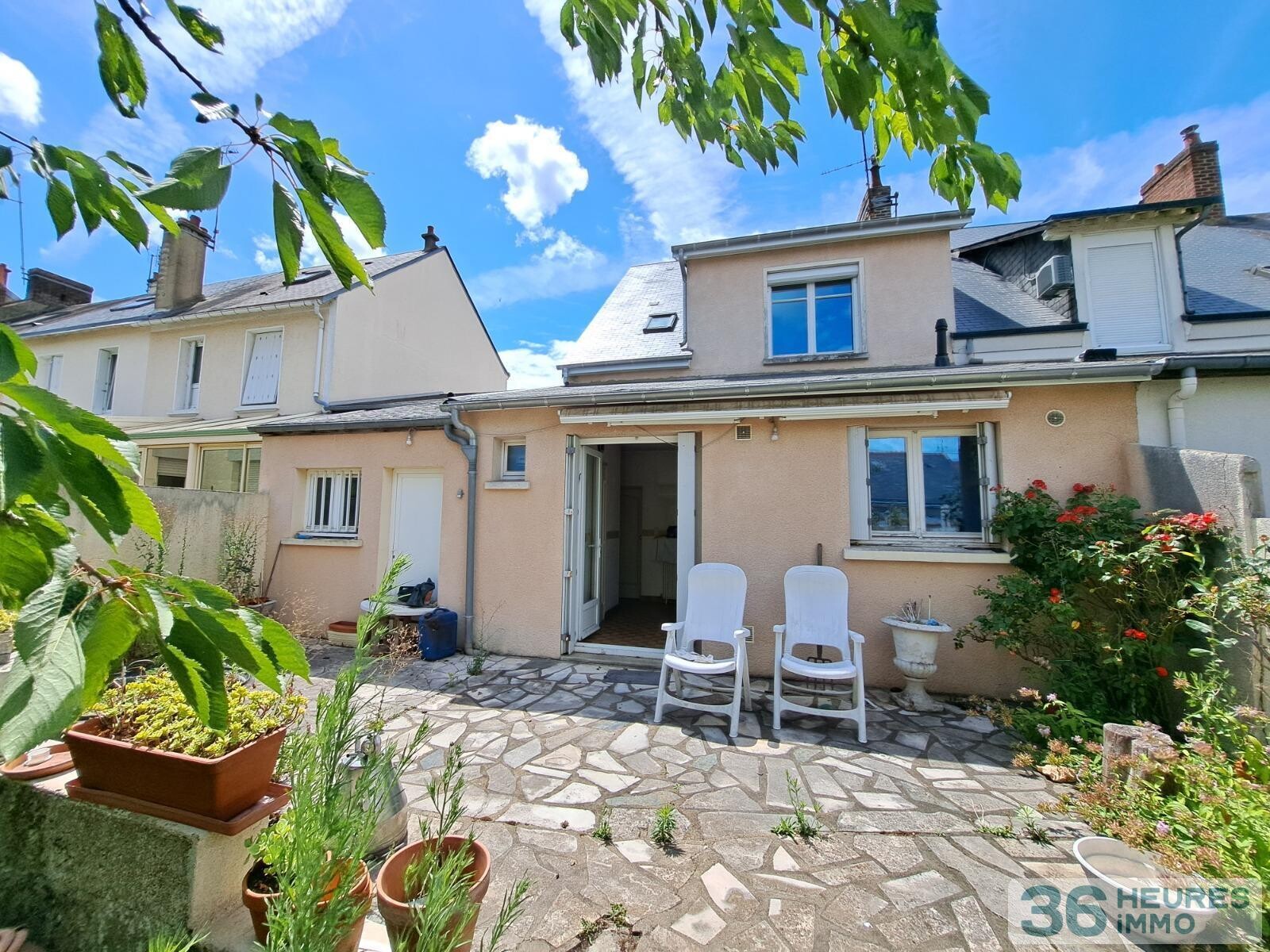 Rue du miroir - maison type mancelle avec garage et jardin 