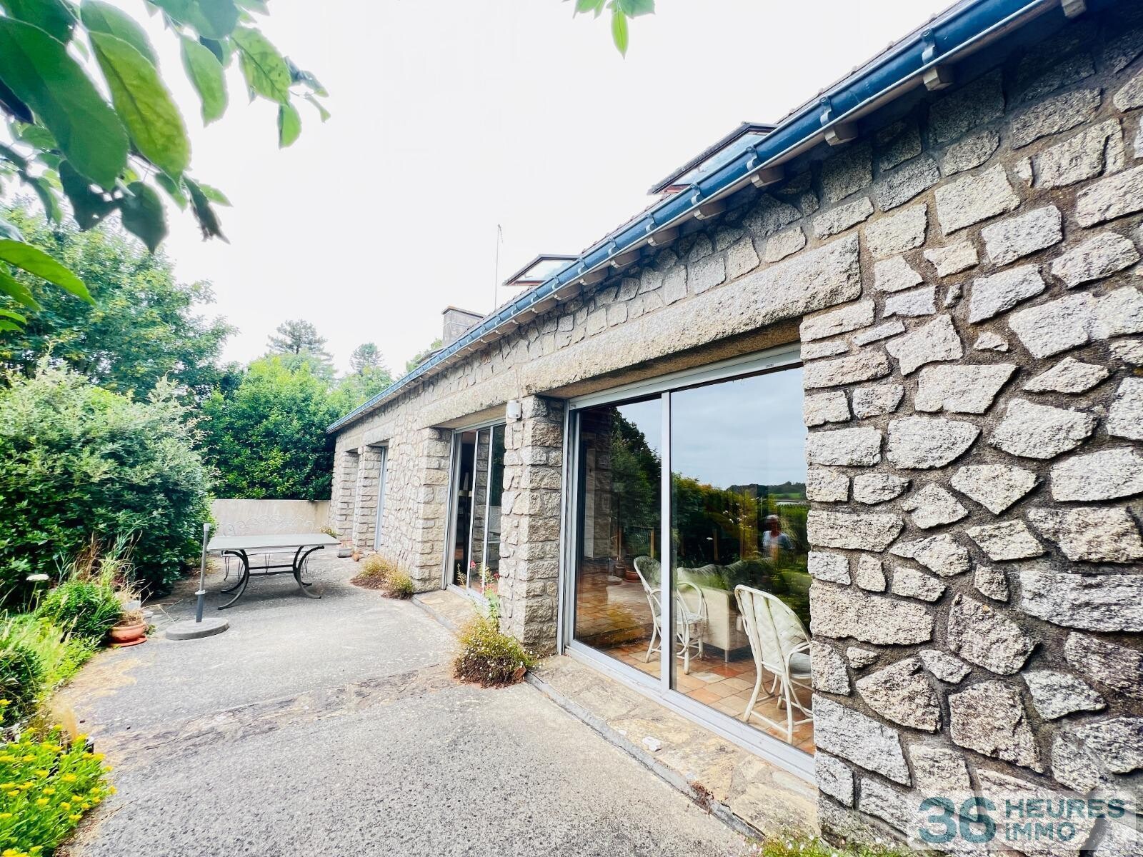 Maison à moderniser située au coeur d'une vaste propriété