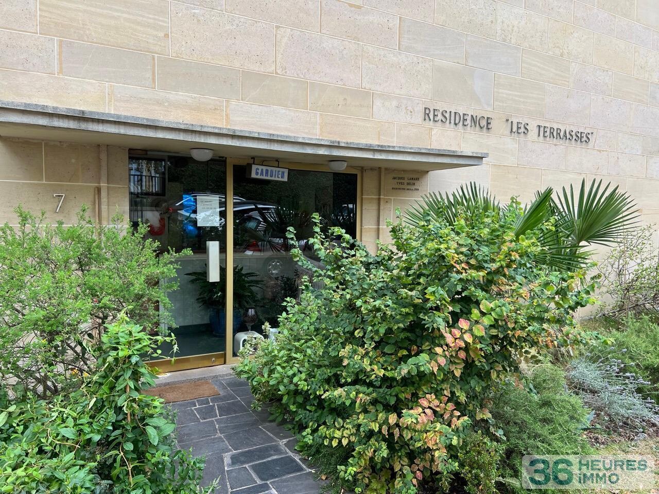 Appartement traversant, balcon