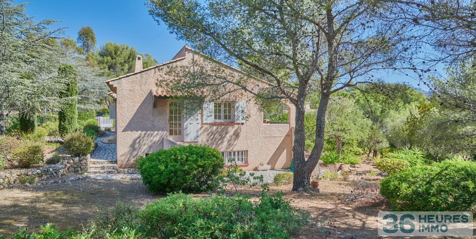 VILLA DANS QUARTIER RESIDENTIEL 