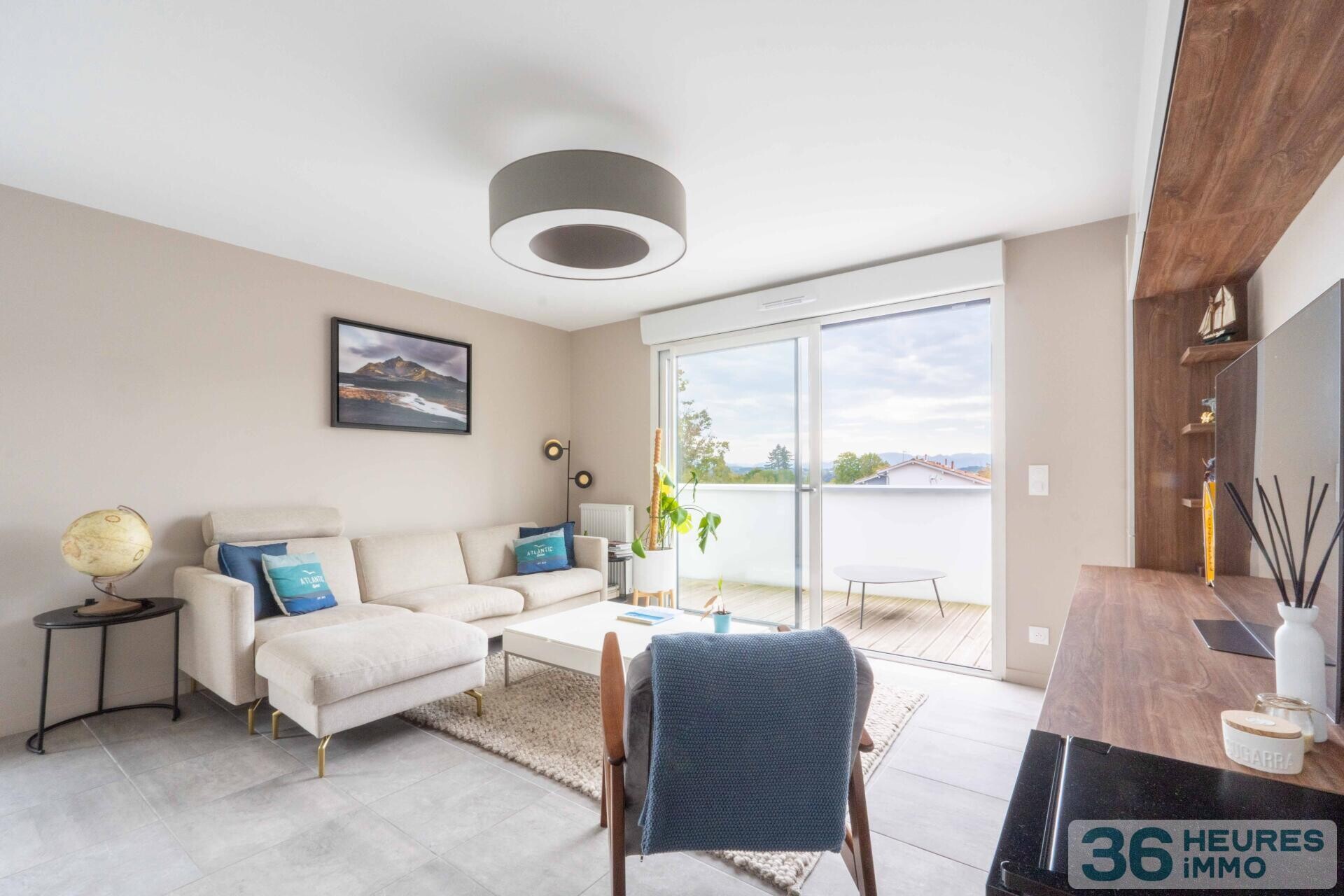 Appartement t4 , triple terrasse  avec vue montagne