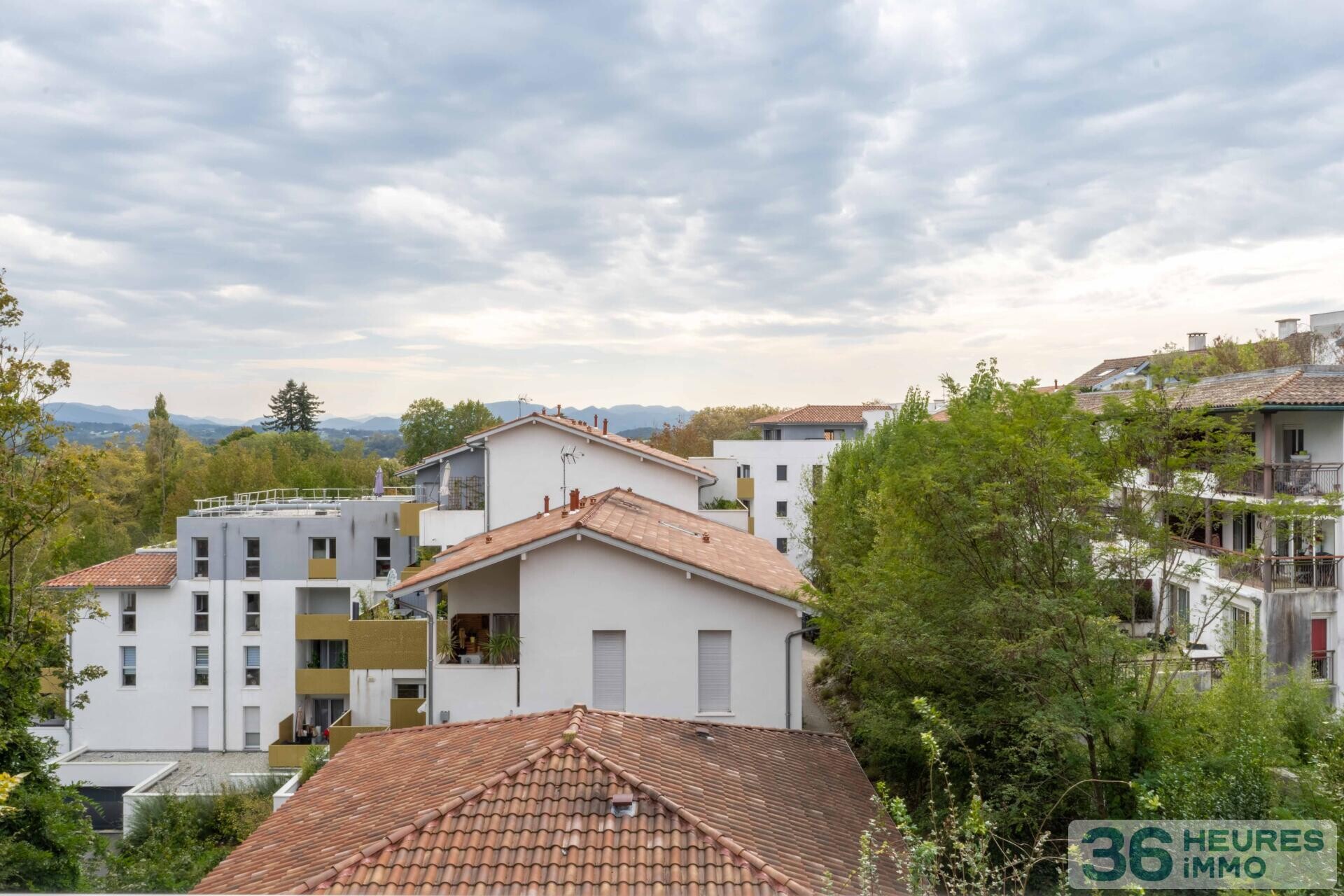 Appartement t4 , triple terrasse  avec vue montagne