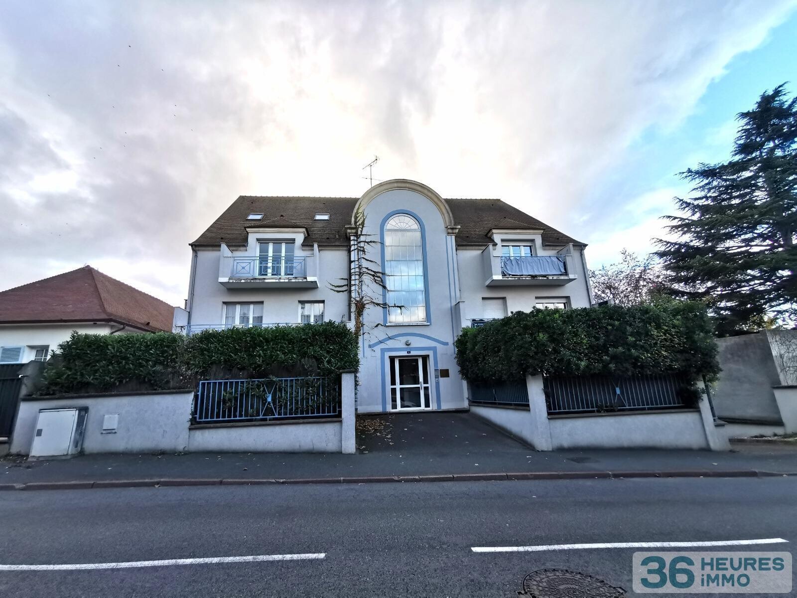 Appartement 2 pièces avec terrasse + 2 parkings