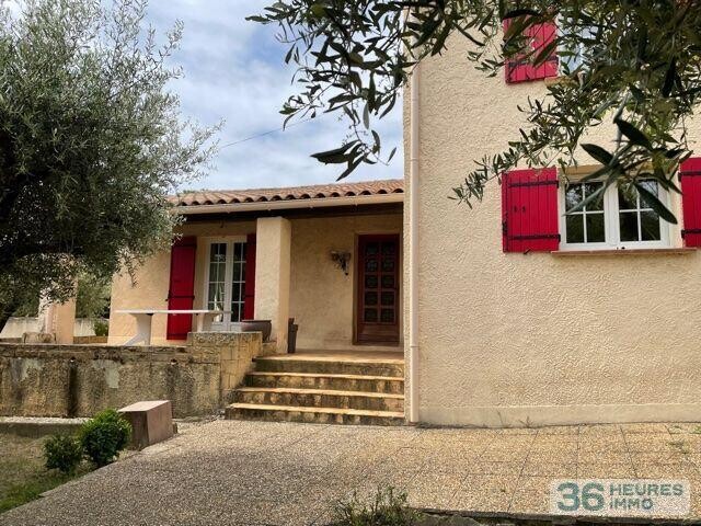 Aramon dans la colline maison 4 chambres, 700m² de jardin, grand garage