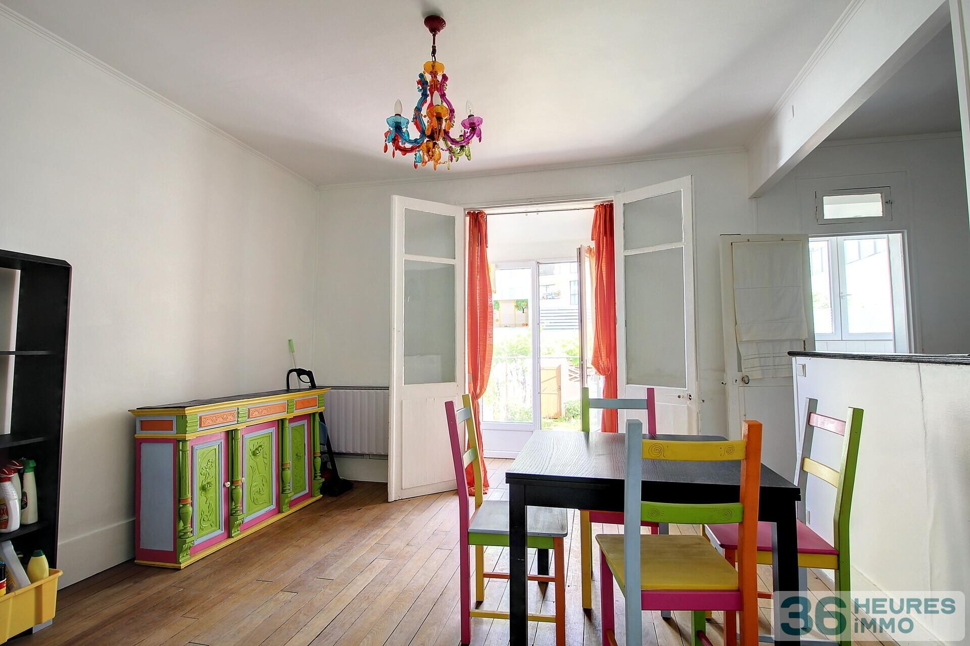 Appartement rueil-malmaison plaine gare 2 pieces 1 chambre et un bureau en duplex dans une maison avec jardin partagé.