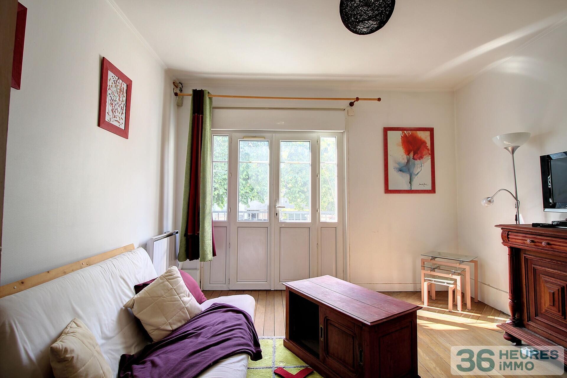 Appartement rueil-malmaison plaine gare 2 pieces 1 chambre et un bureau en duplex dans une maison avec jardin partagé.