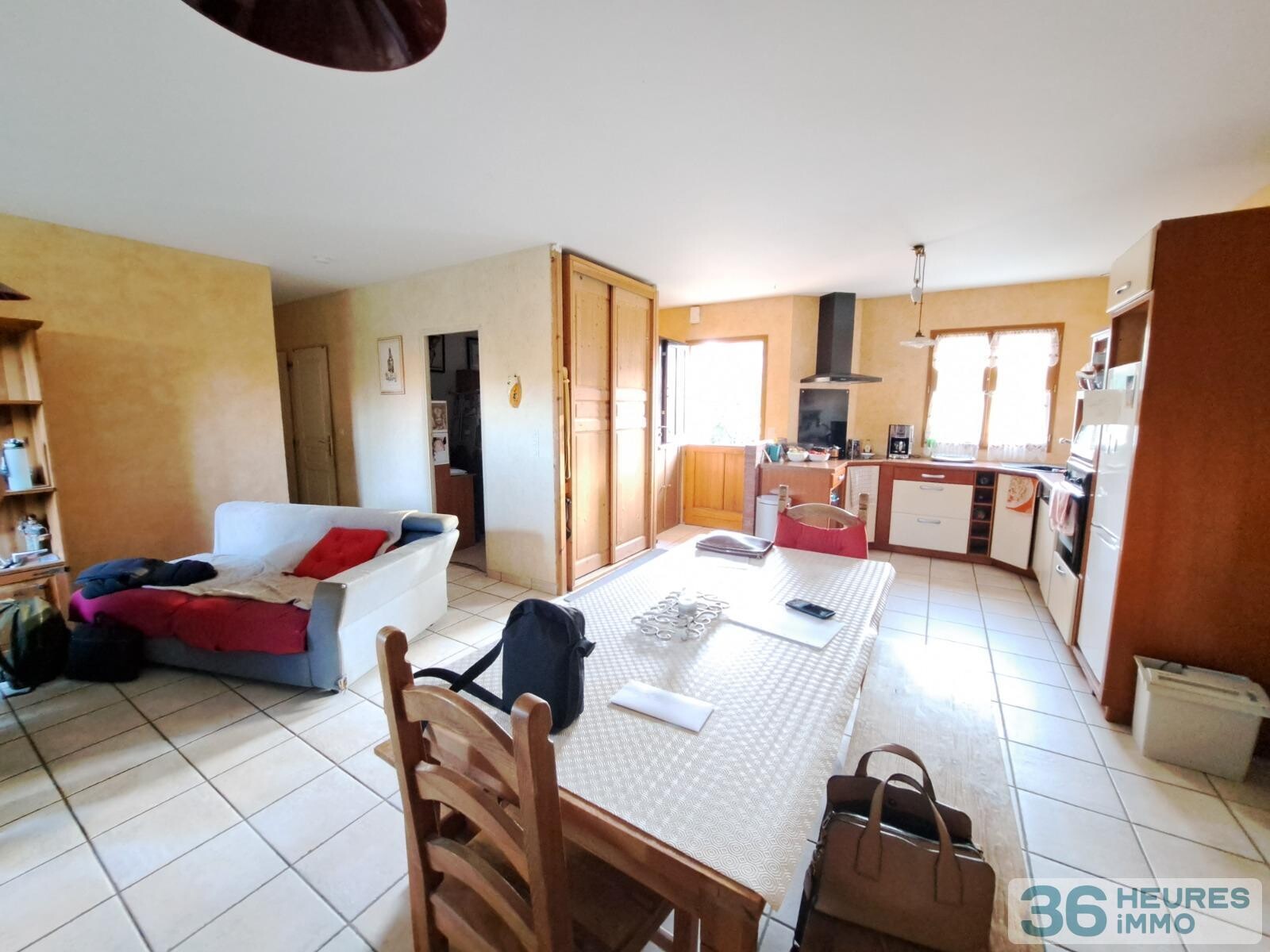 Champagne - pavillon plain pied avec sous sol total enterre