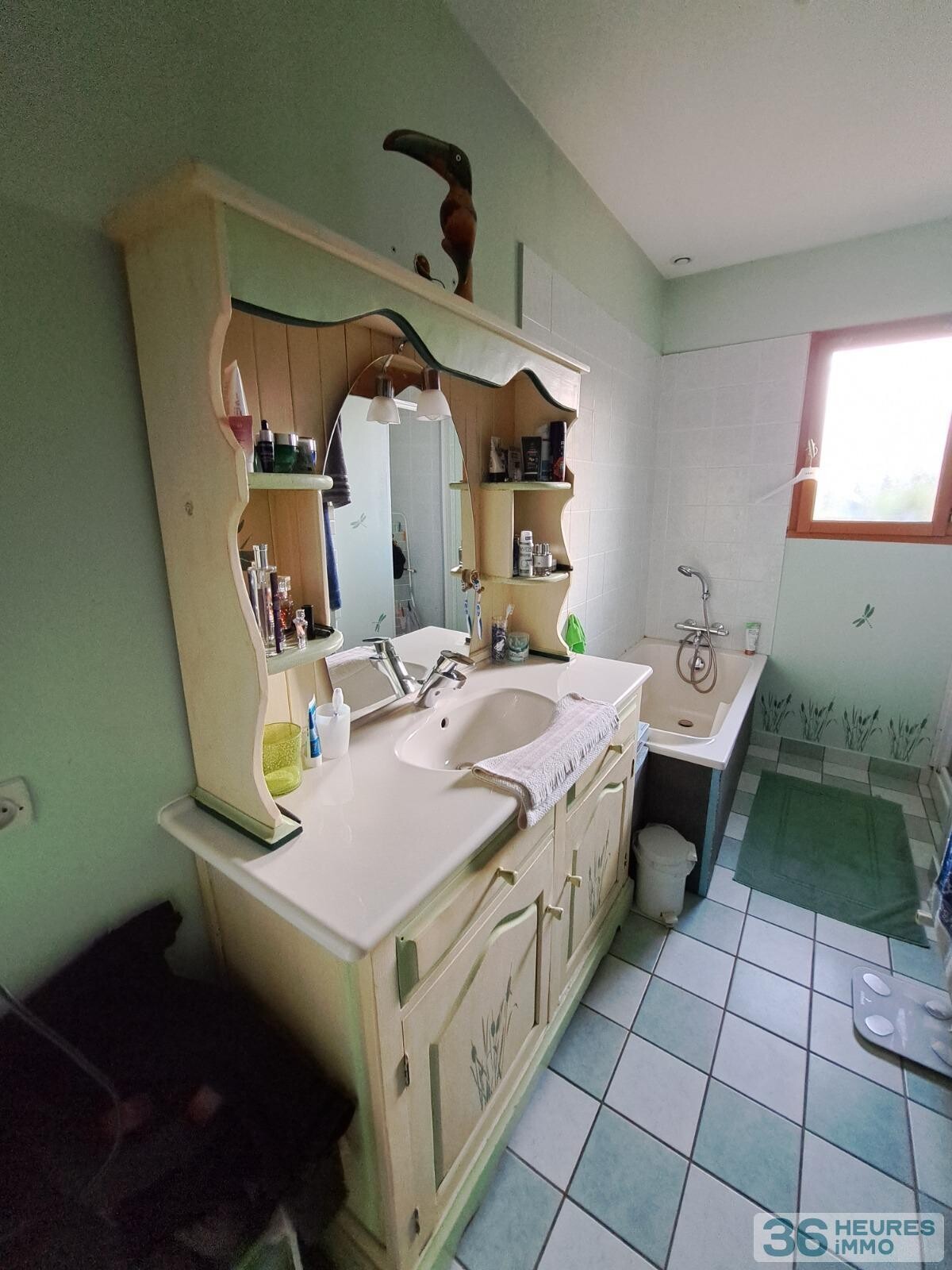 Champagne - pavillon plain pied avec sous sol total enterre