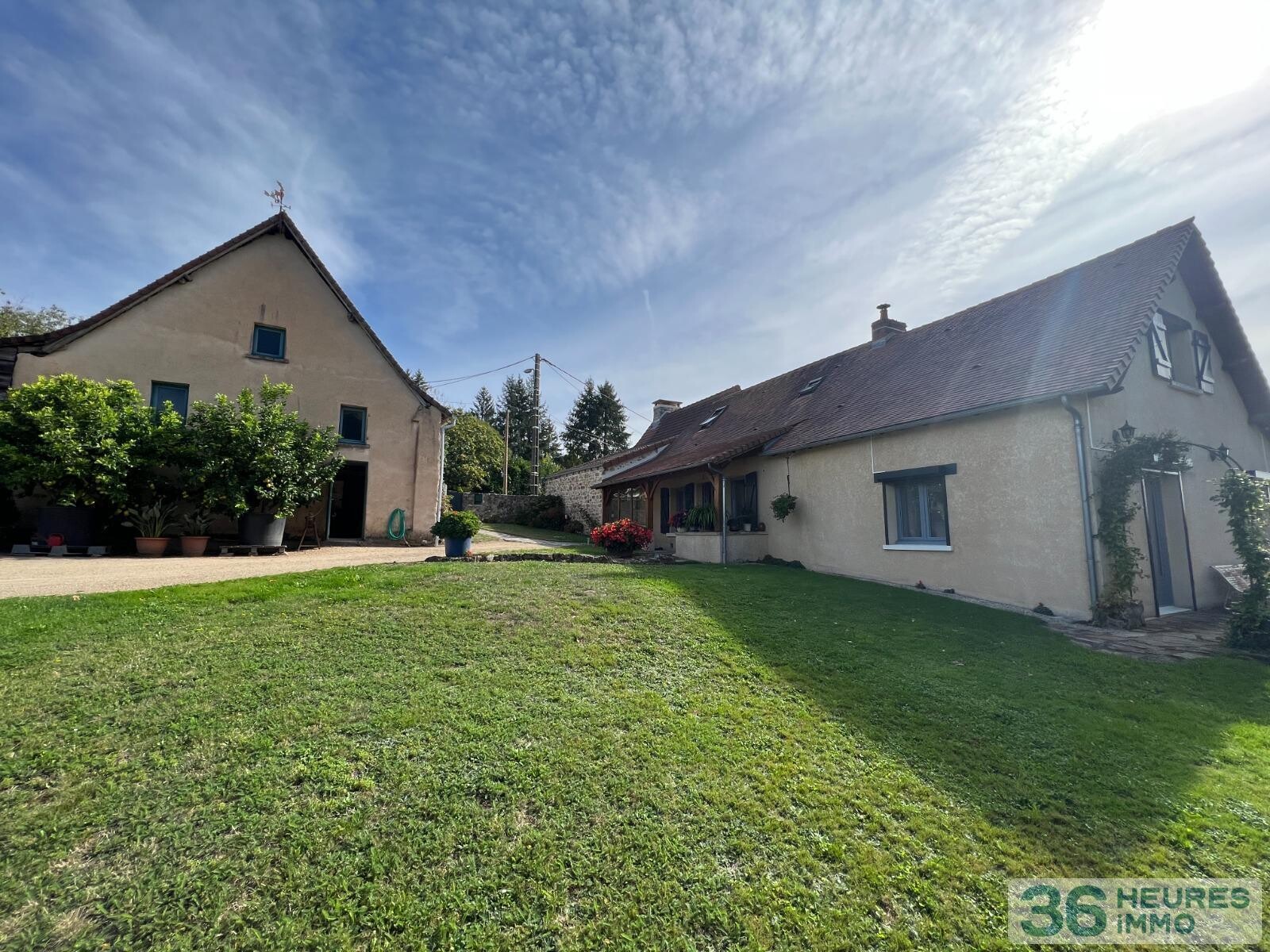 MAISON EN PIERRES ET DEPENDANCES