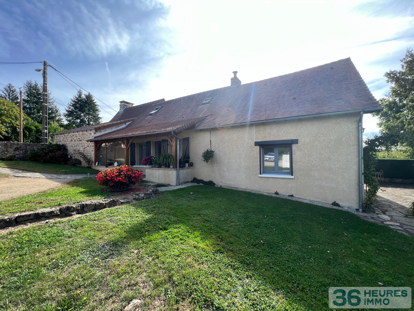 MAISON EN PIERRES ET DEPENDANCES