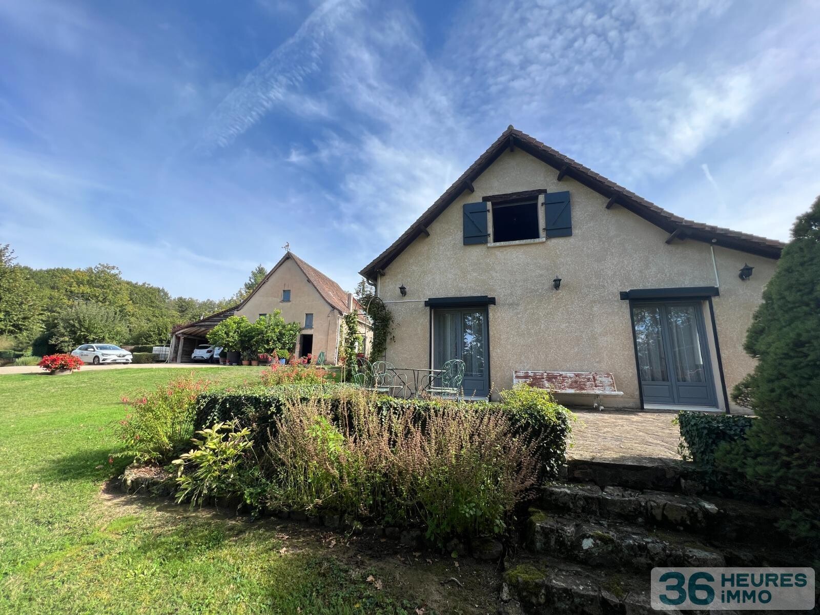 MAISON EN PIERRES ET DEPENDANCES