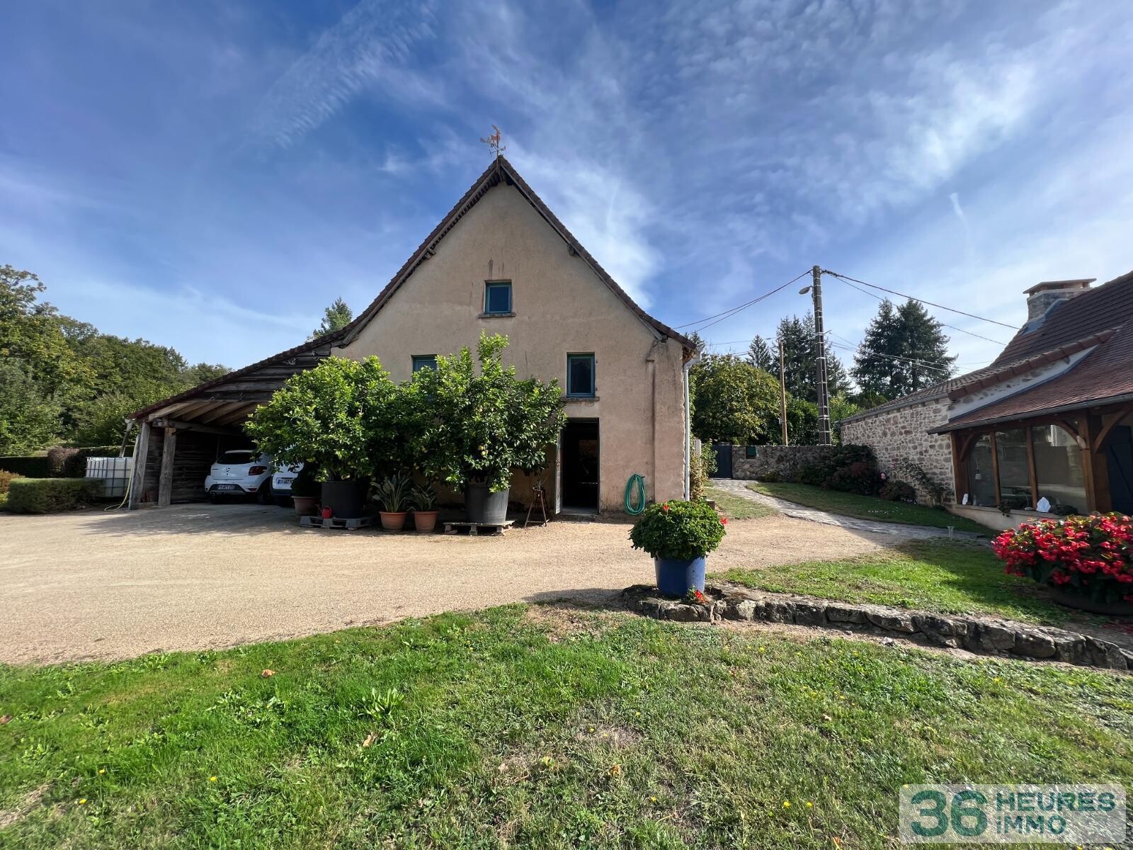 MAISON EN PIERRES ET DEPENDANCES