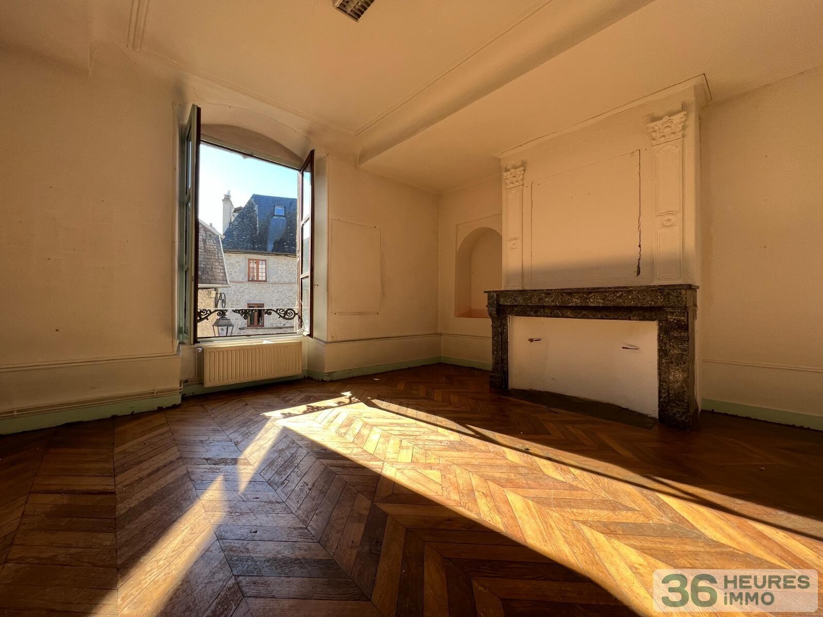 Immeubles en pierres du 13ème siècle en plein coeur de ville