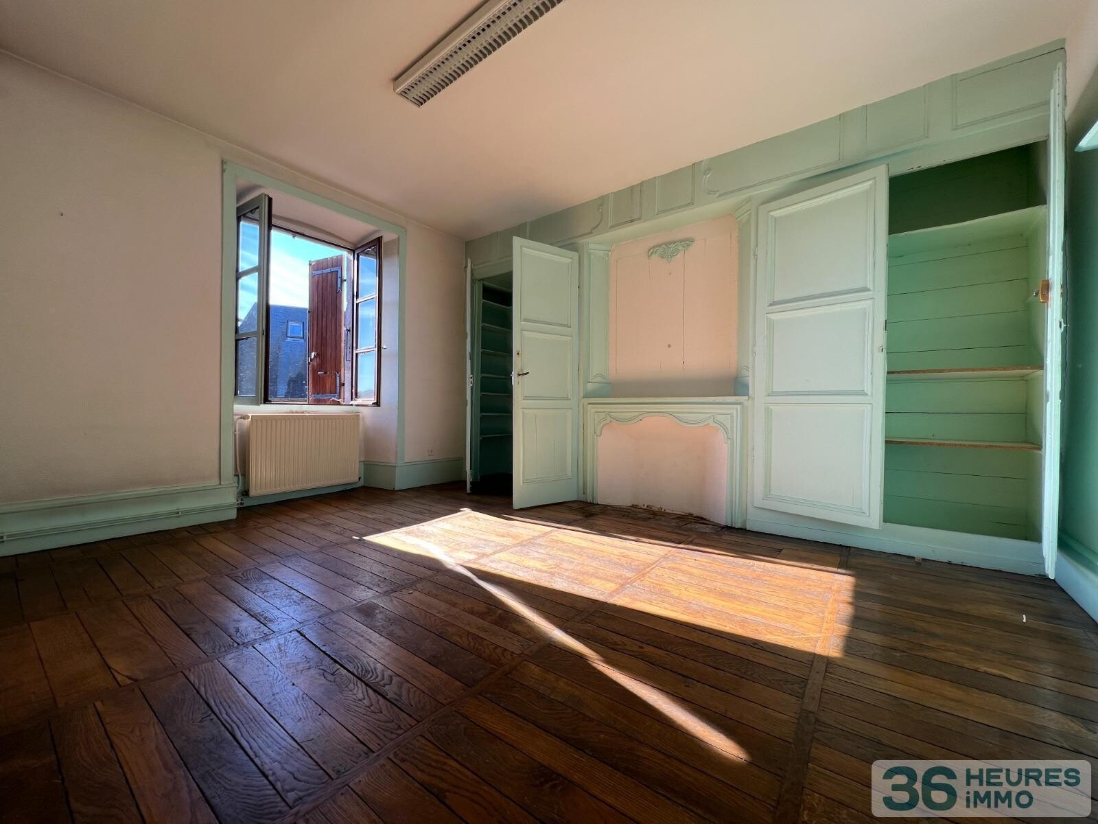 Immeubles en pierres du 13ème siècle en plein coeur de ville