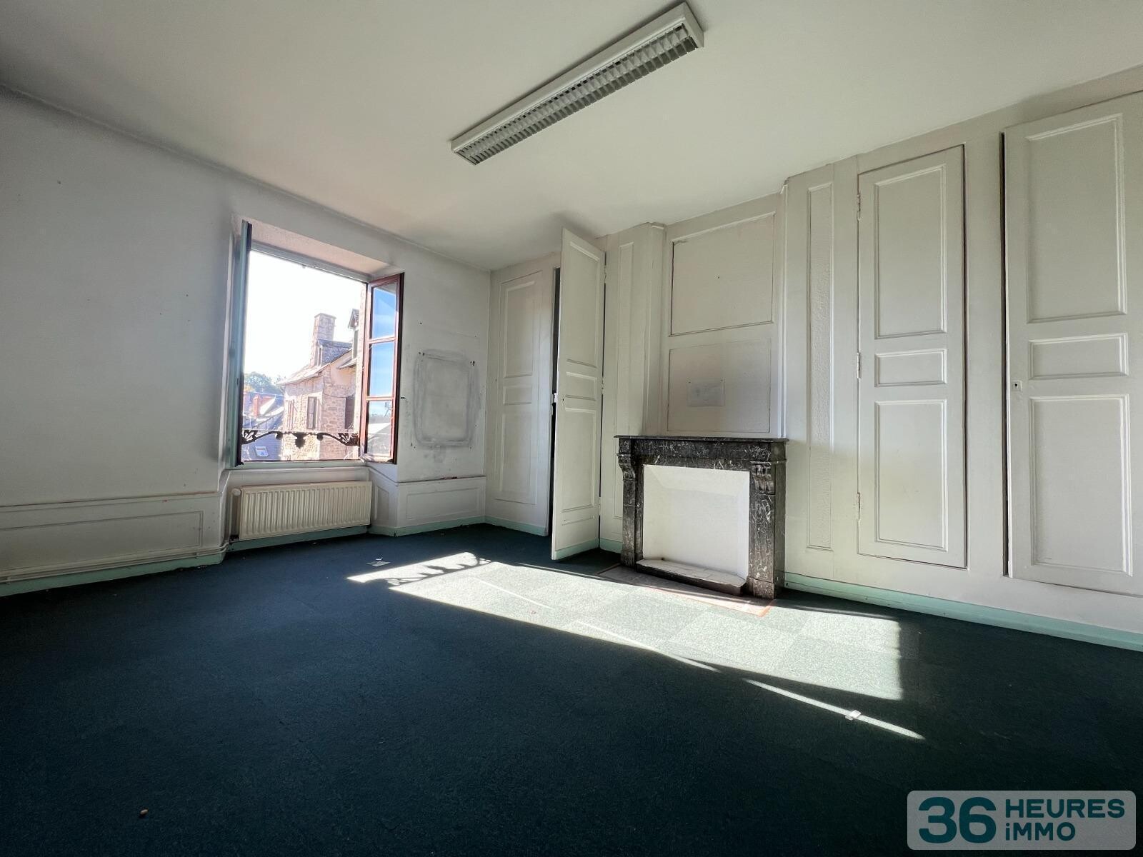 Immeubles en pierres du 13ème siècle en plein coeur de ville