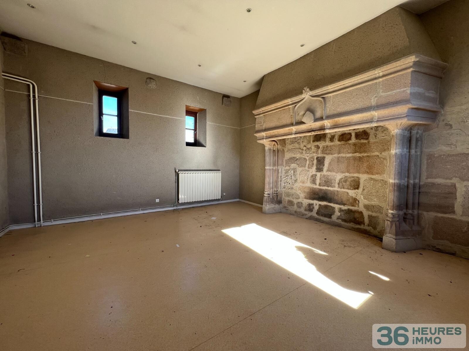 Immeubles en pierres du 13ème siècle en plein coeur de ville