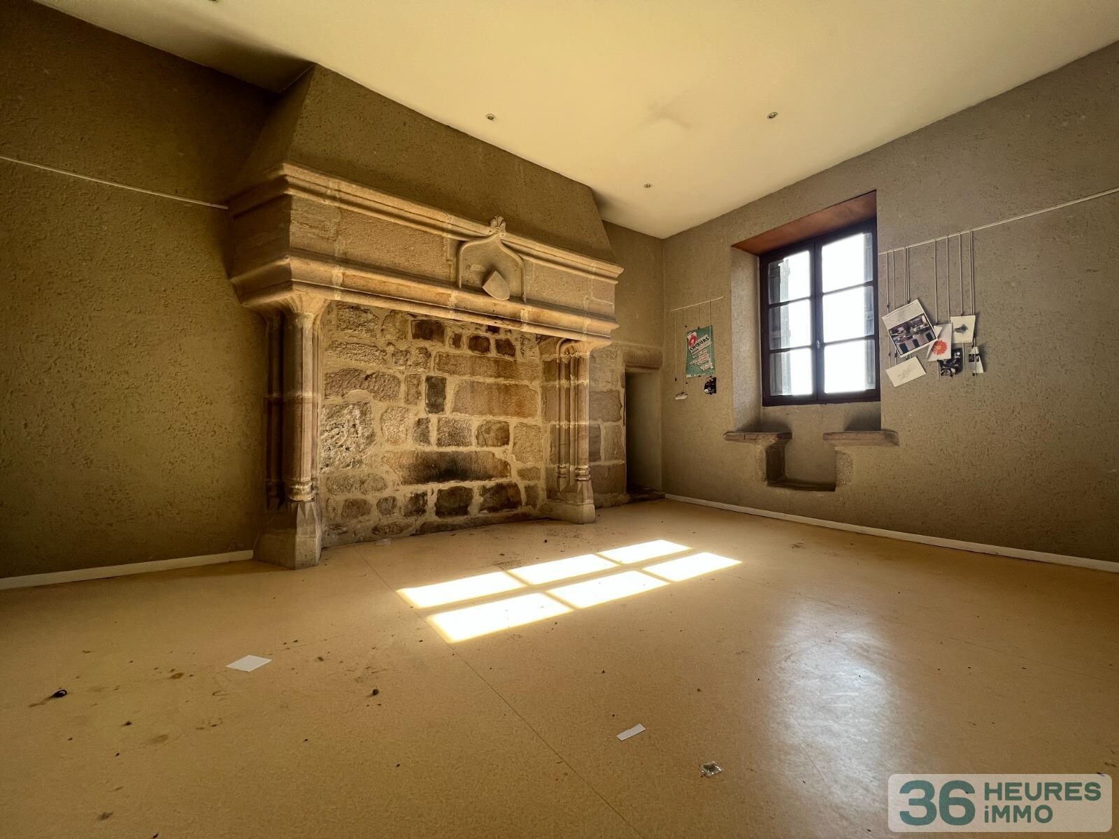 Immeubles en pierres du 13ème siècle en plein coeur de ville