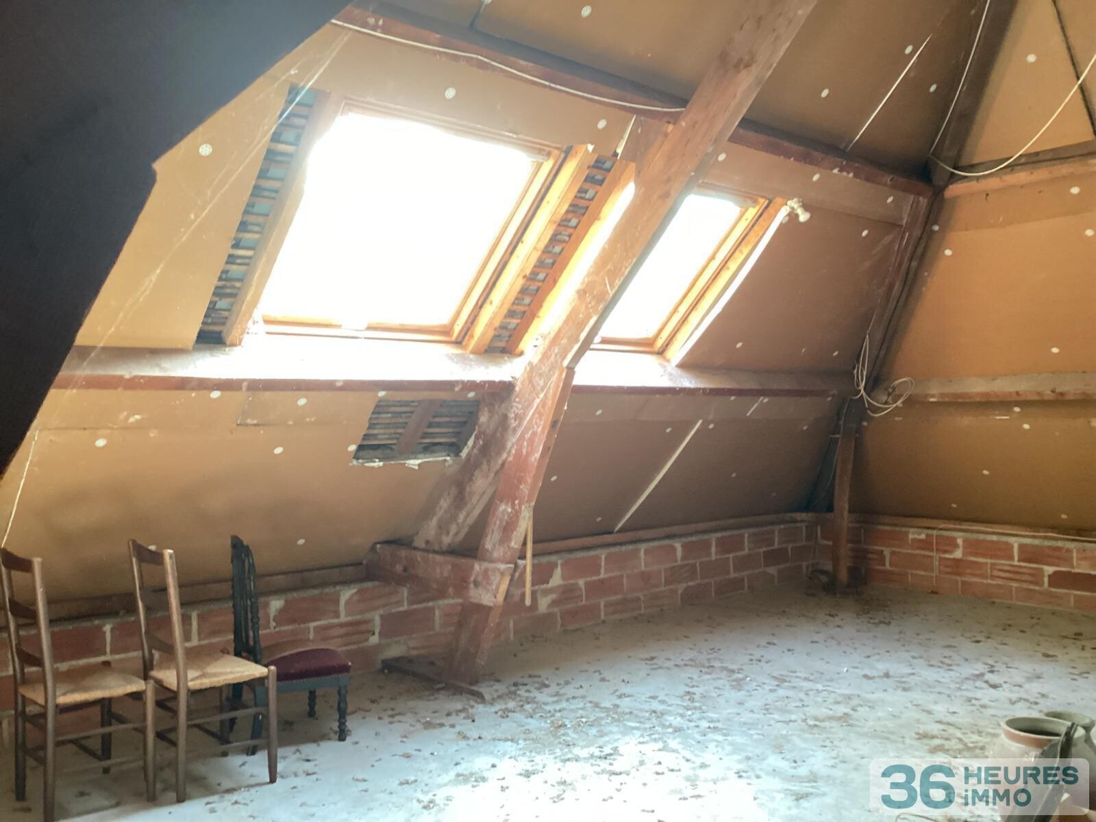 Pavillon style ile de france sur sous-sol avec partie de terrain constructible