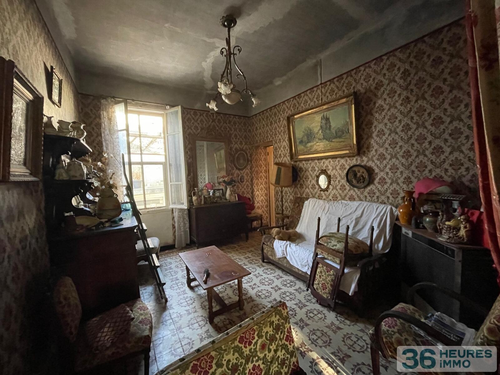 Miramas sur 650m2 de terrain 2 maisons + hangar 