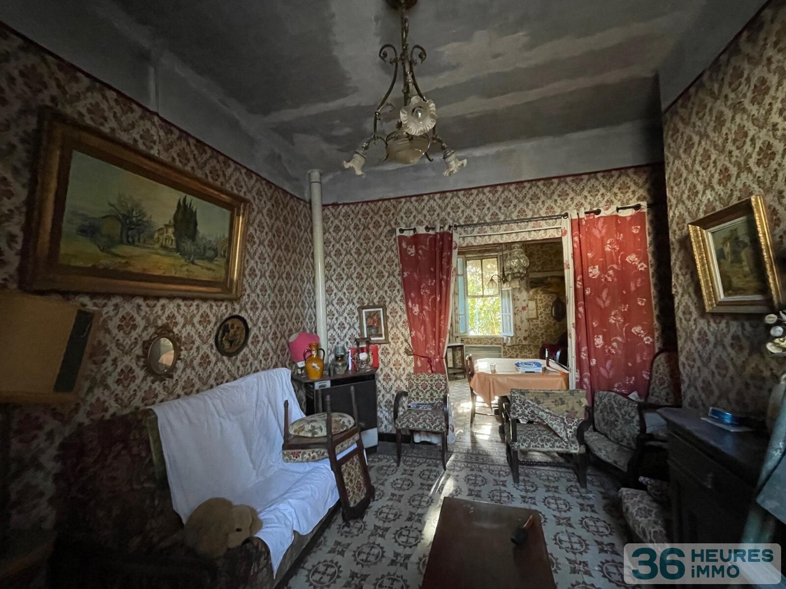 Miramas sur 650m2 de terrain 2 maisons + hangar 