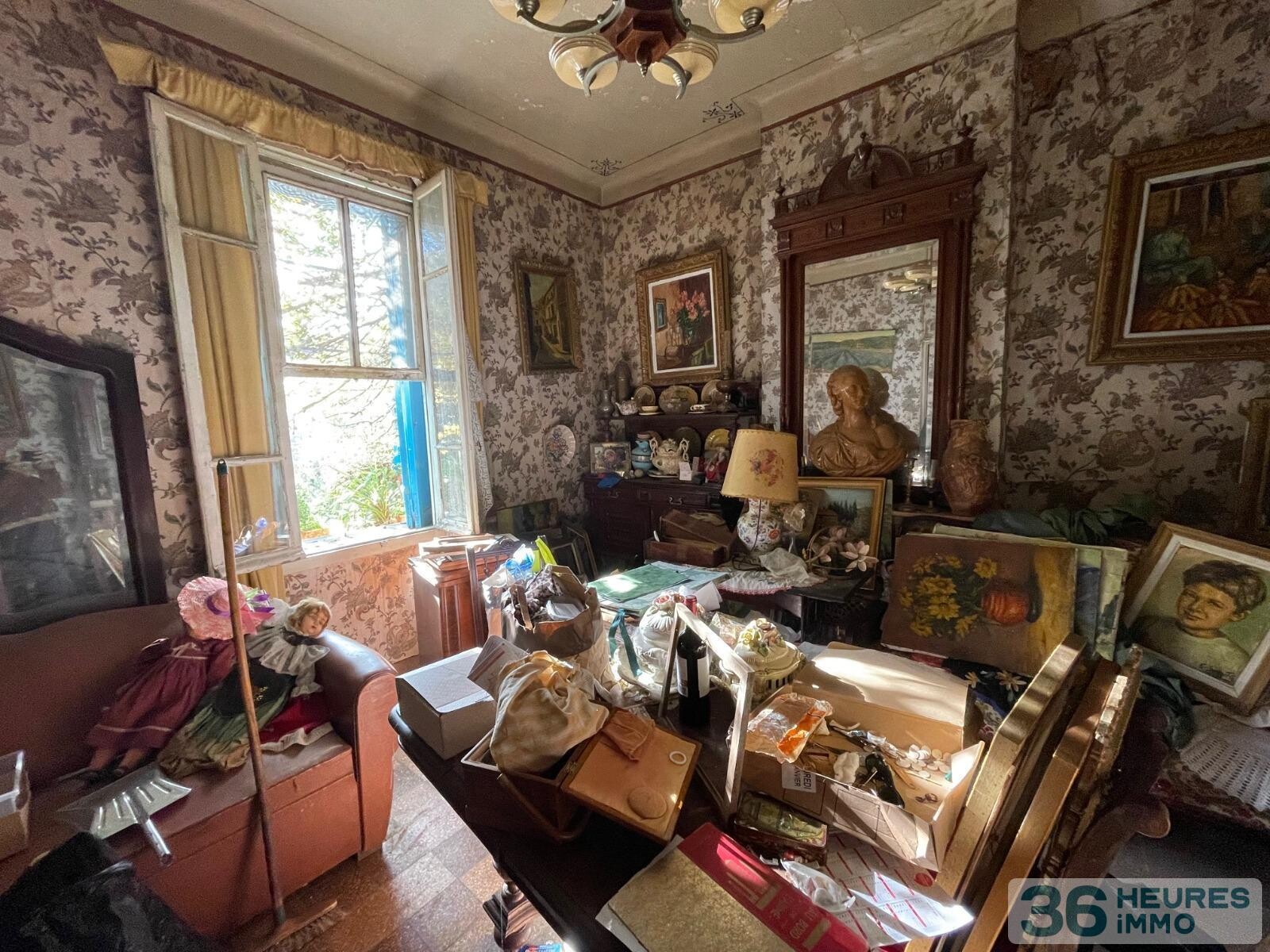 Miramas sur 650m2 de terrain 2 maisons + hangar 