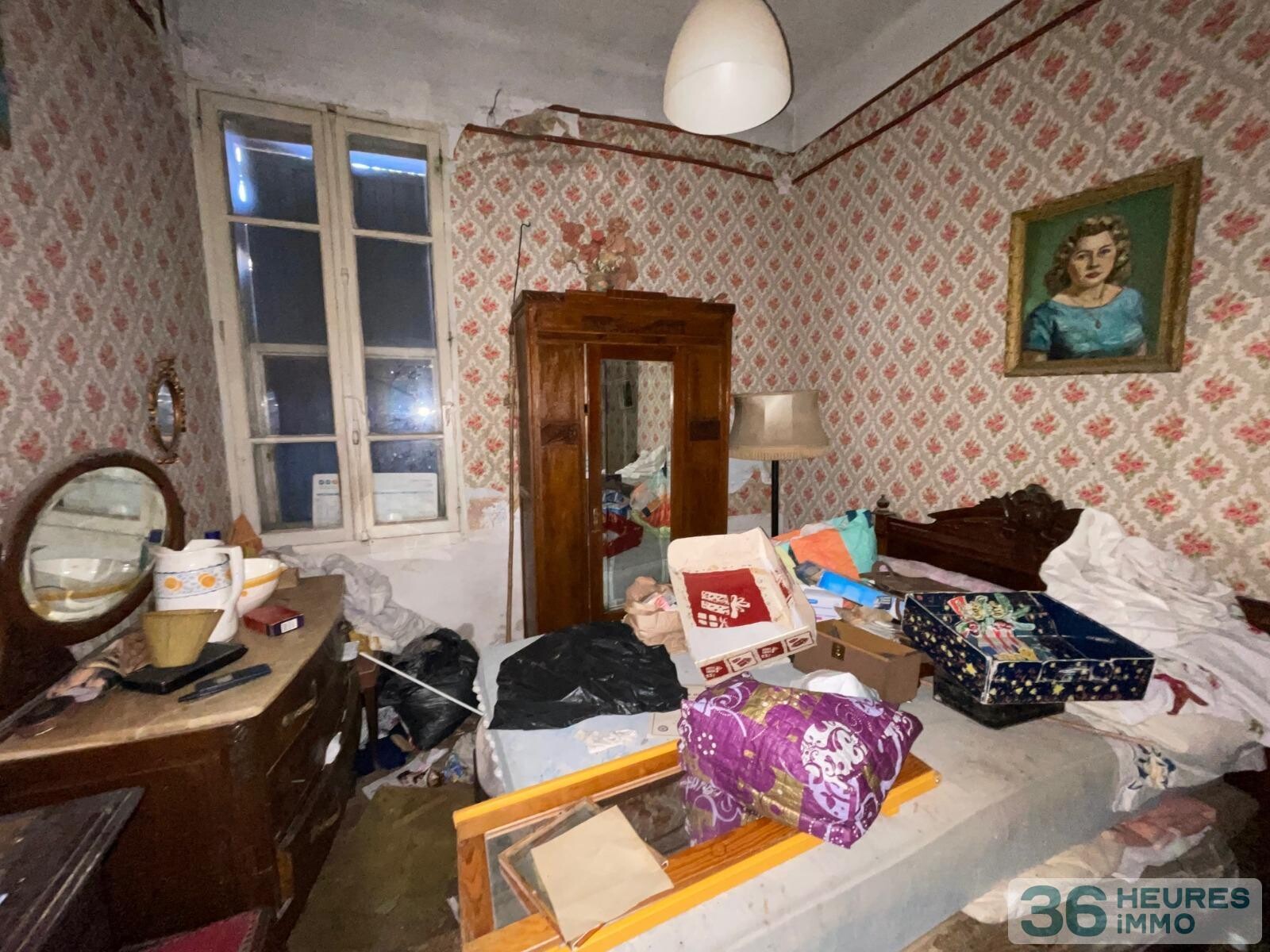 Miramas sur 650m2 de terrain 2 maisons + hangar 