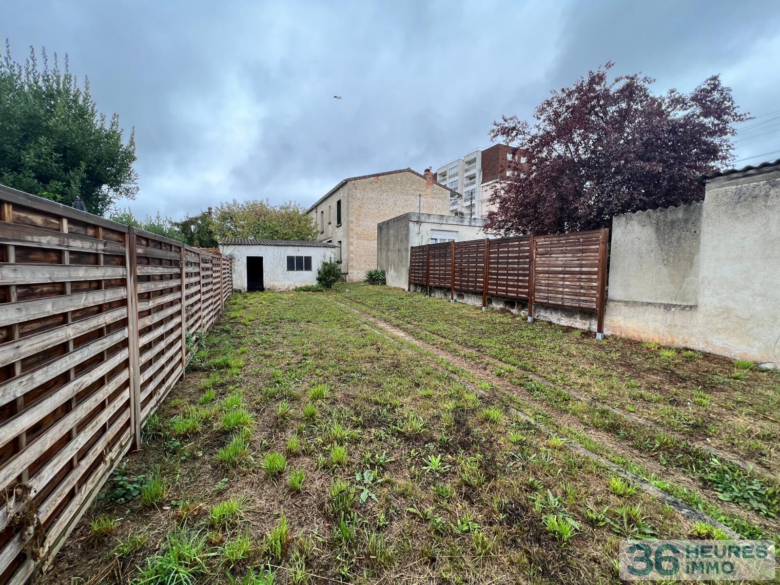 MAISON AVEC JARDIN ET GARAGE