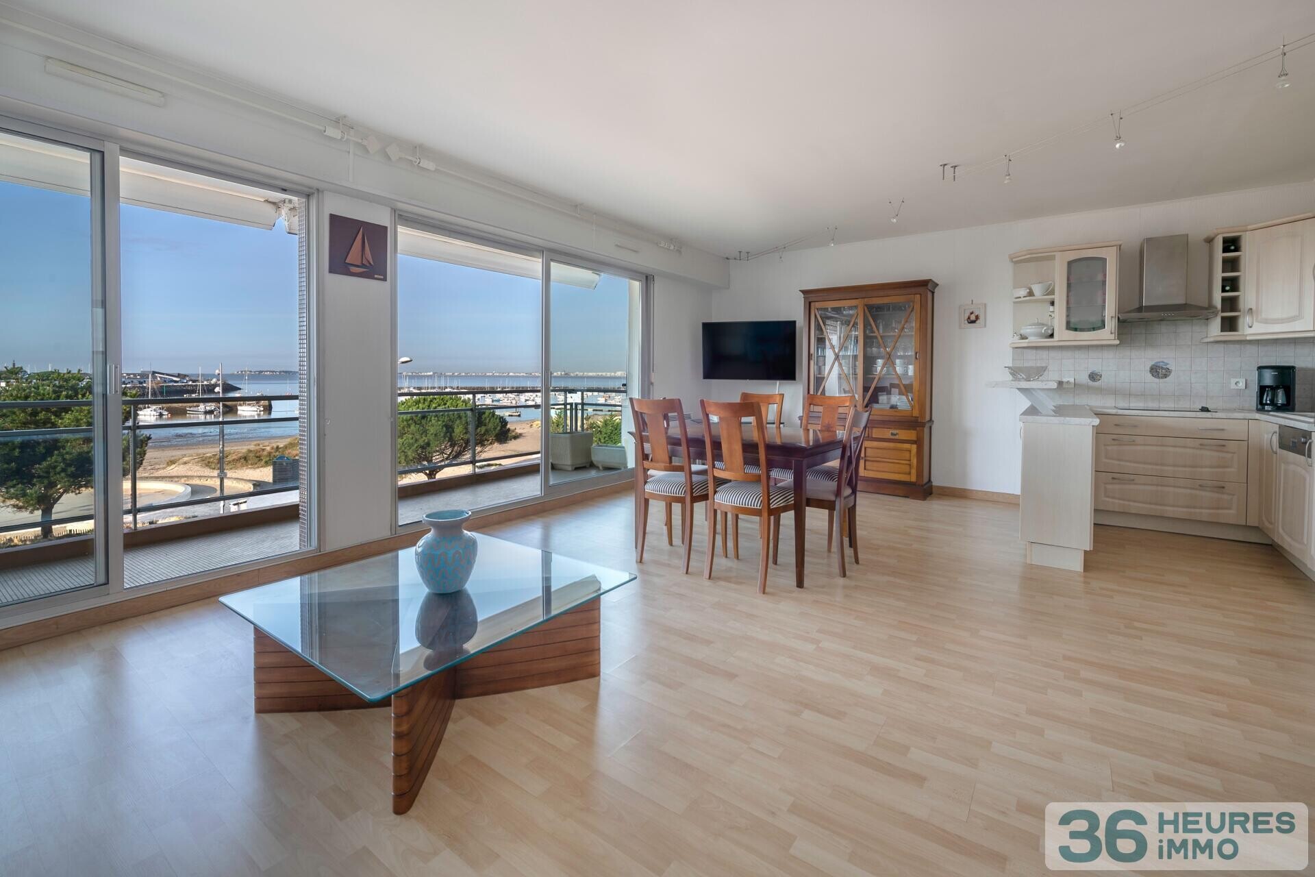 T3 FACE MER - PLAGE, MARCHE et COMMERCES A PIED