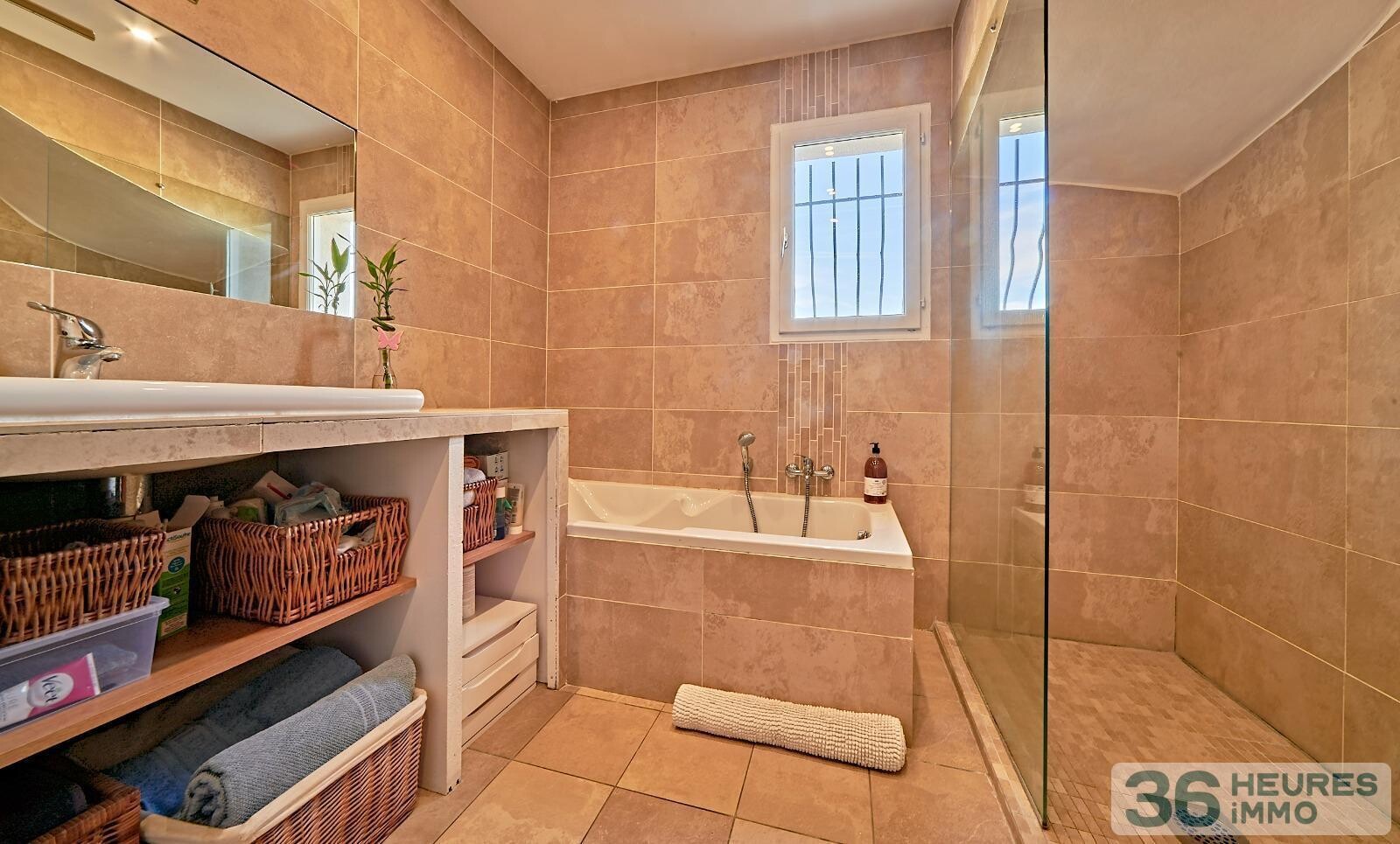 VILLA DANS QUARTIER RESIDENTIEL