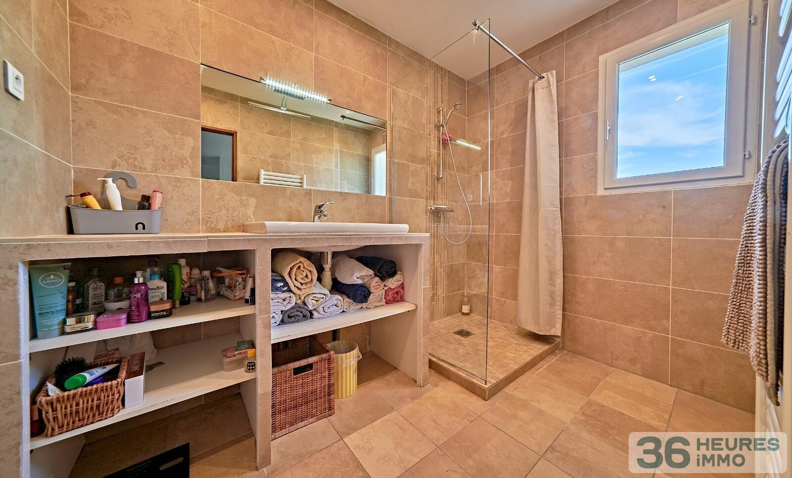 VILLA DANS QUARTIER RESIDENTIEL