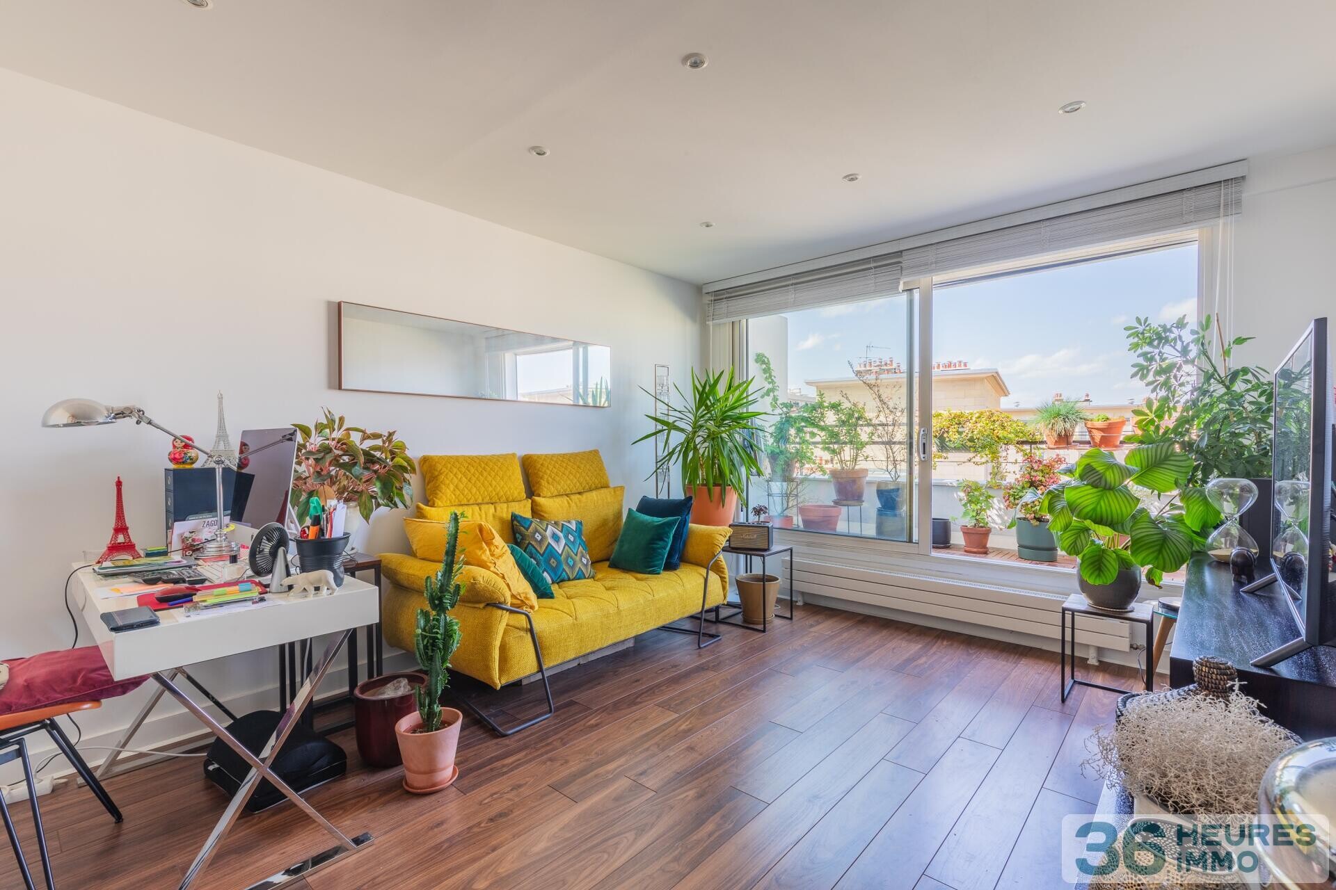 Appartement étage élevé avec grand balcon