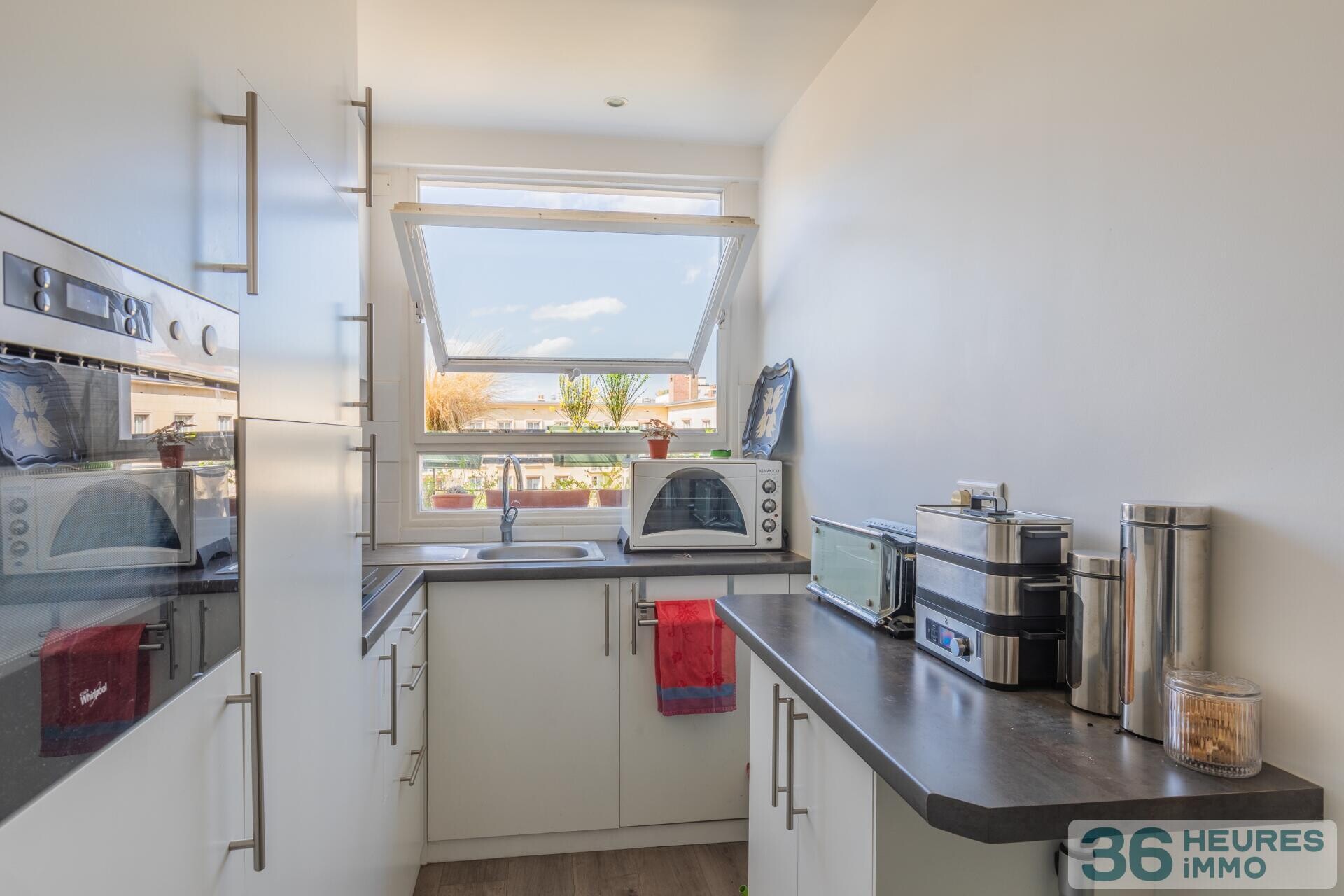 Appartement étage élevé avec grand balcon