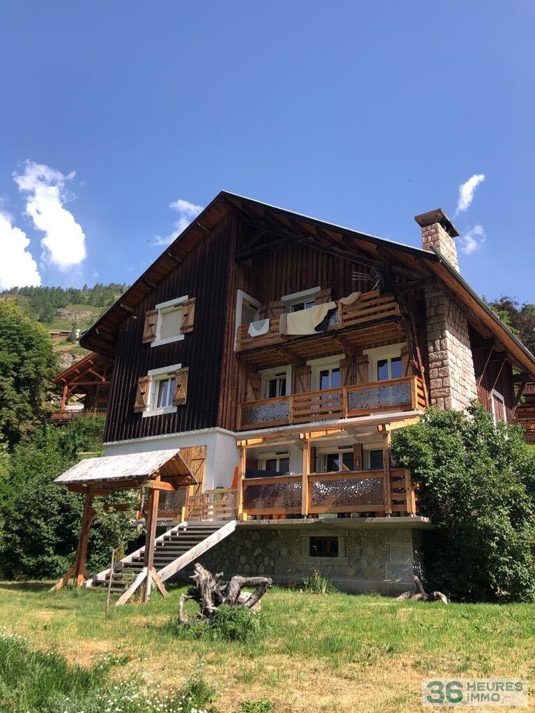 Chalet authentique situé sur la commune de AIGUILLES