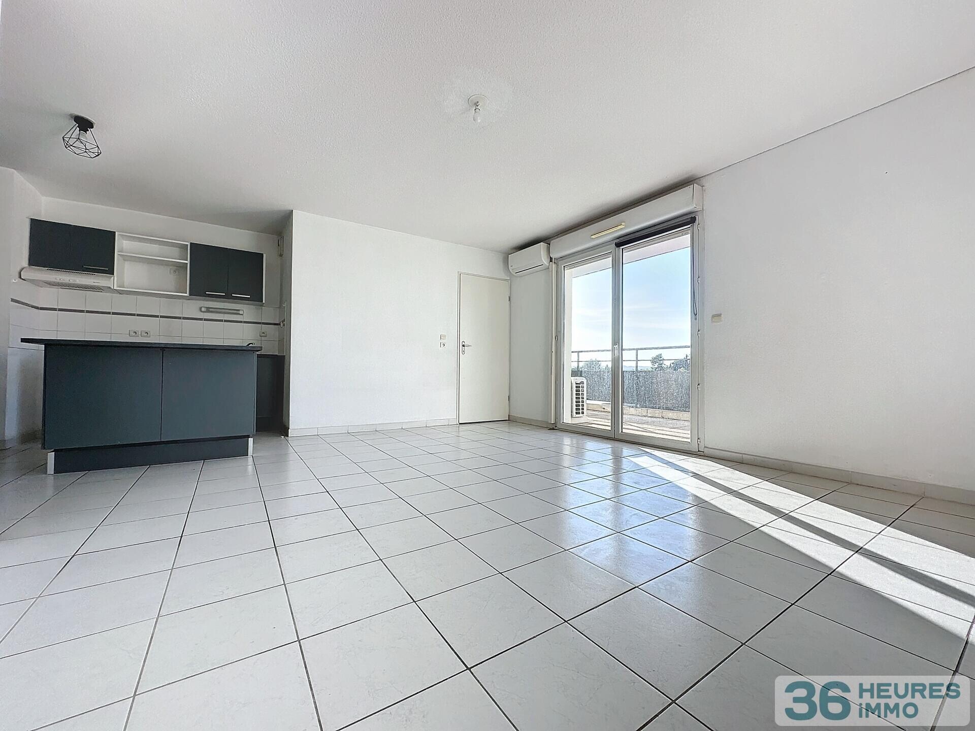 T4 OVALIE EN DERNIER ETAGE 