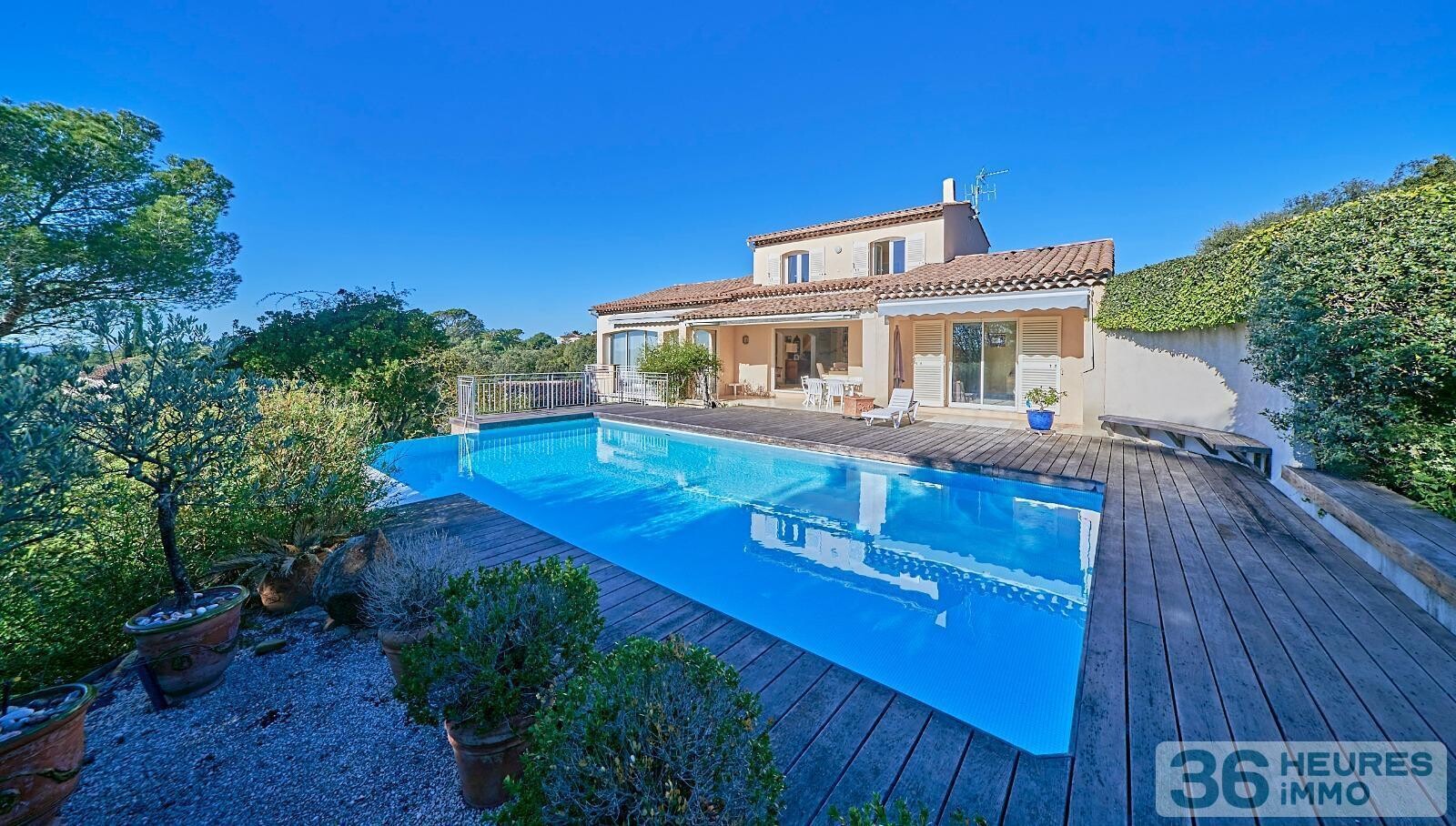 VILLA DANS QUARTIER RESIDENTIEL 