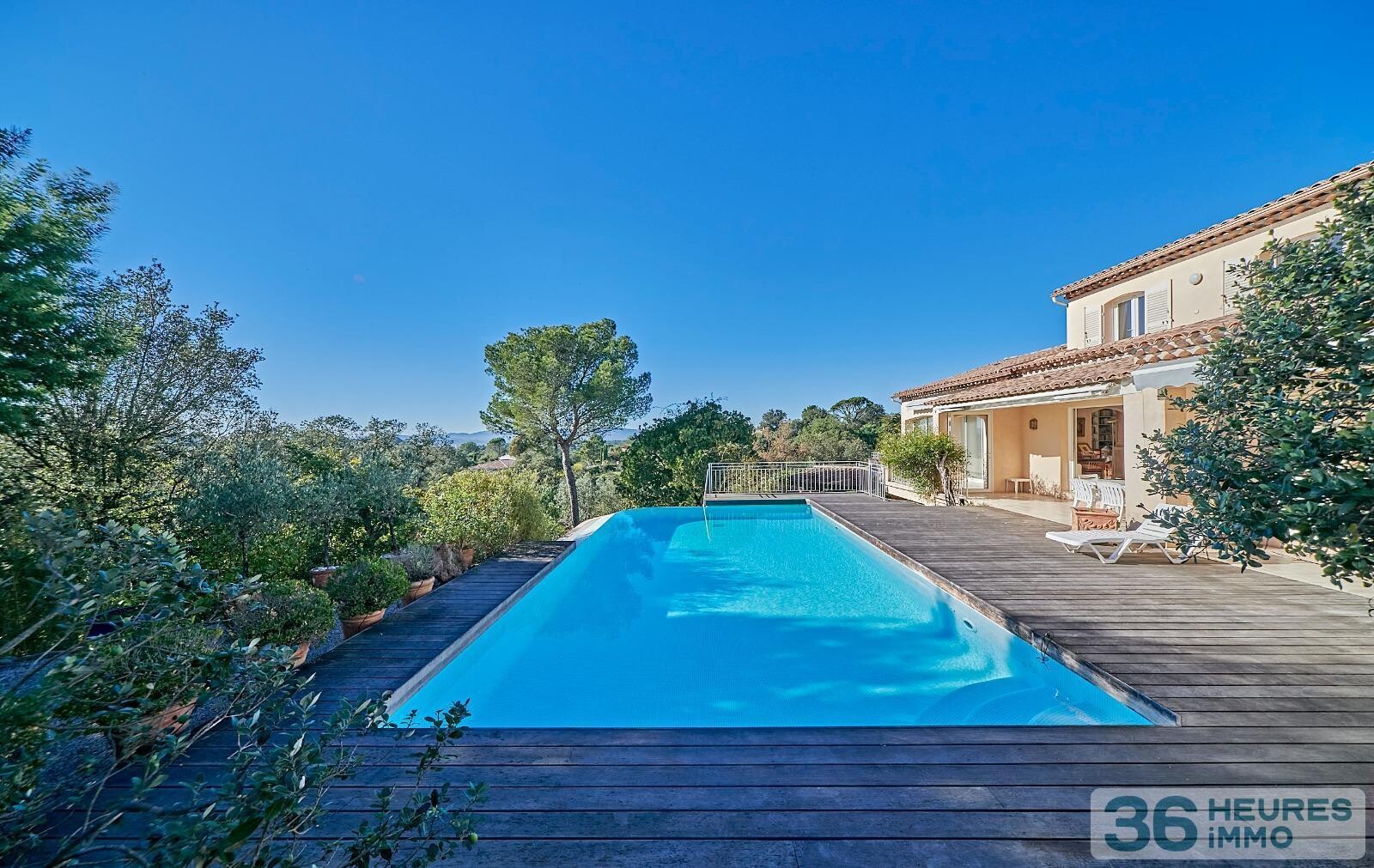 VILLA DANS QUARTIER RESIDENTIEL 