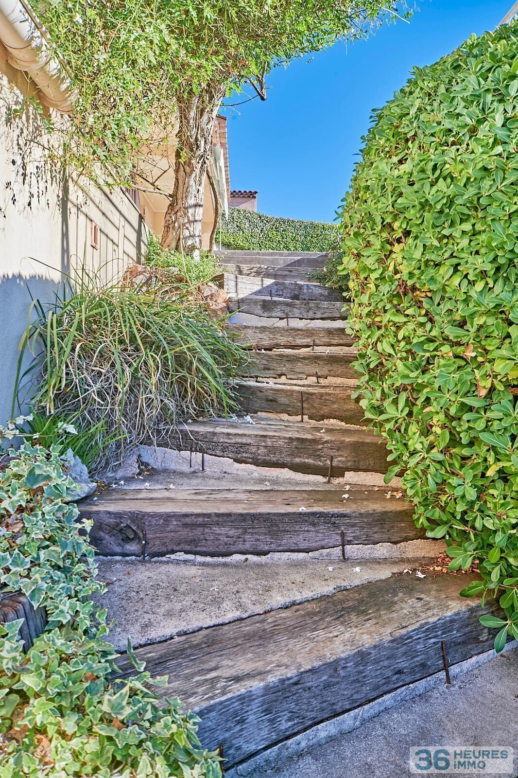 VILLA DANS QUARTIER RESIDENTIEL 