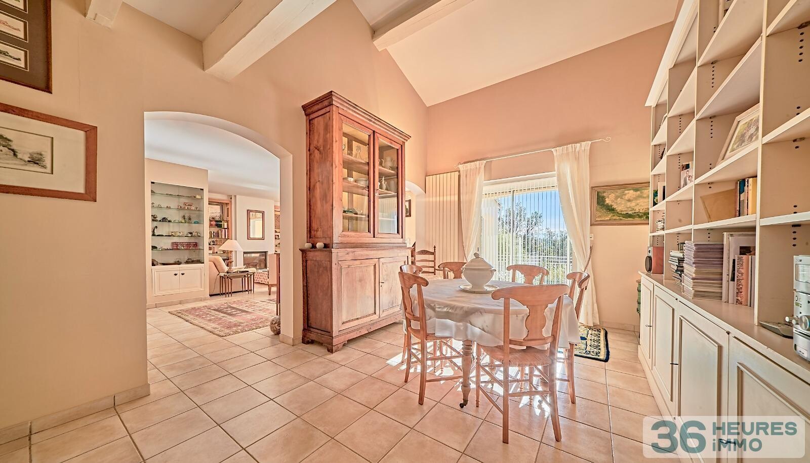 VILLA DANS QUARTIER RESIDENTIEL 