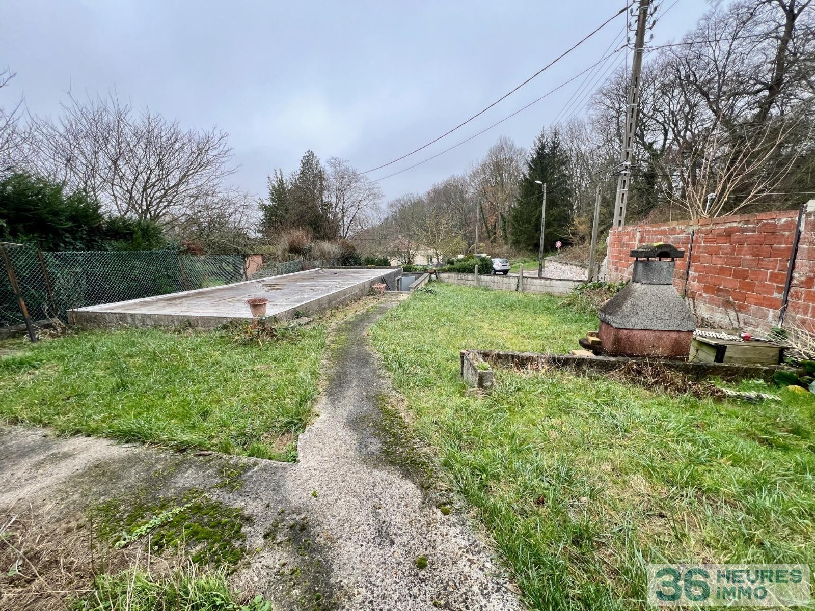 Petite Maison à rénover avec garage indépendant de 40 m² - rue de la Gare