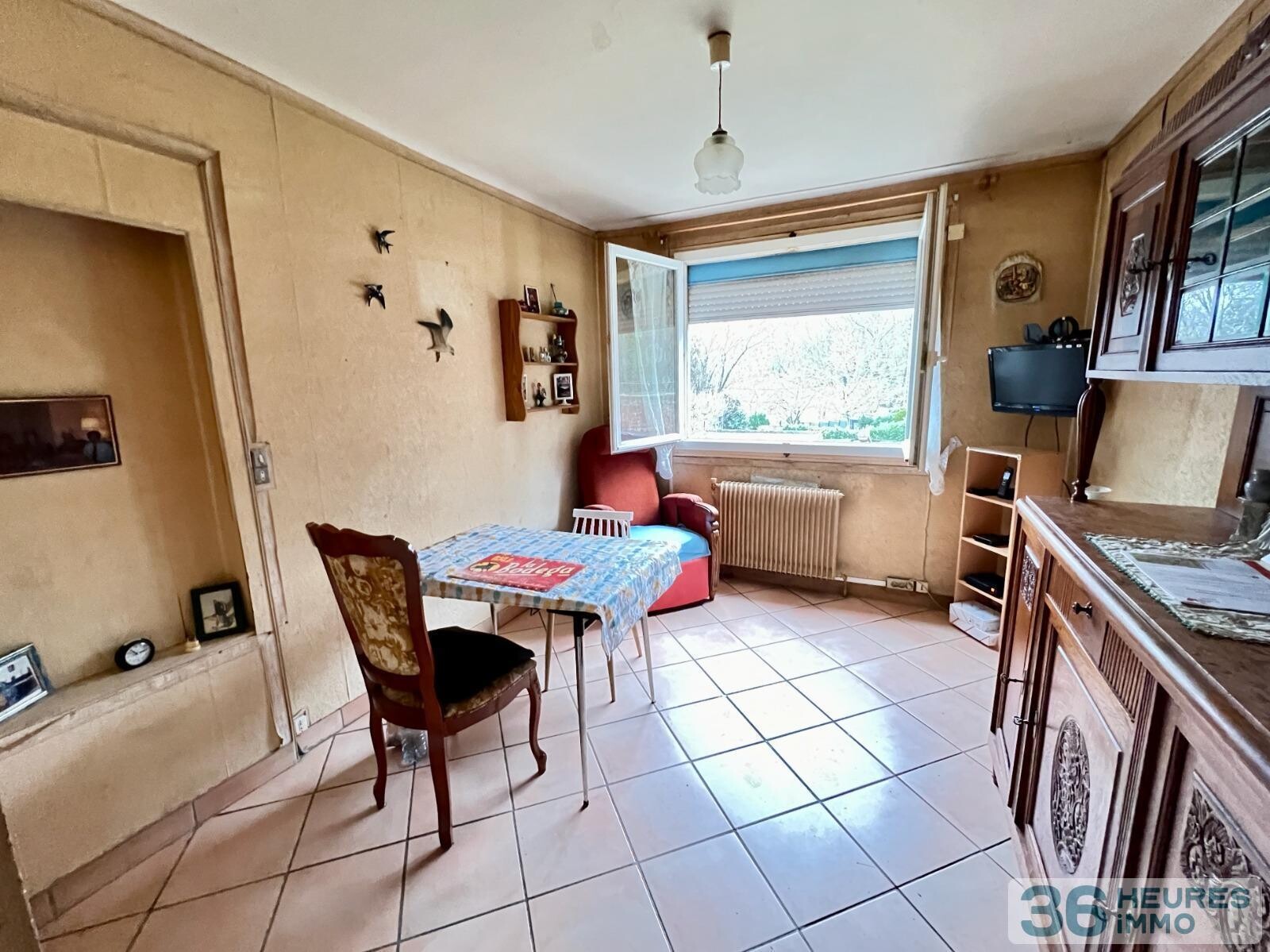 Petite Maison à rénover avec garage indépendant de 40 m² - rue de la Gare