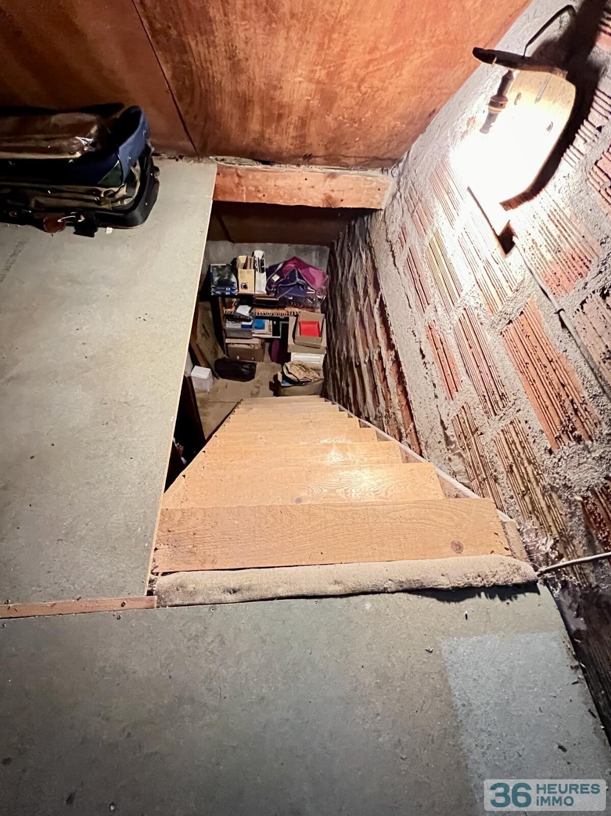 Petite Maison à rénover avec garage indépendant de 40 m² - rue de la Gare